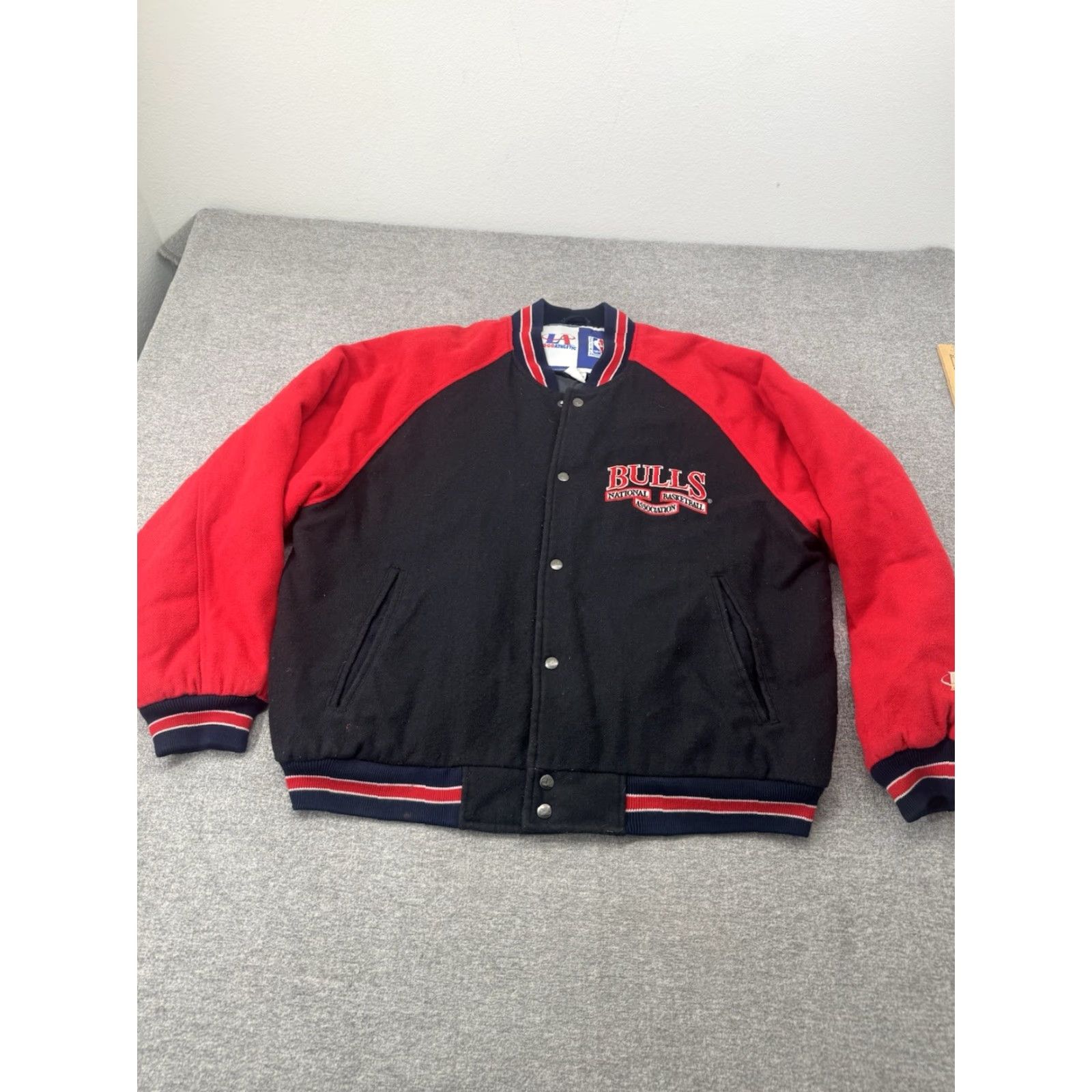 Logo Athletic VINTAGE Chicago Bulls NBA Logo Athletic Jacket Mens XL Black Red Full Zip Size US XL / EU 56 / 4 - 3 Thumbnail