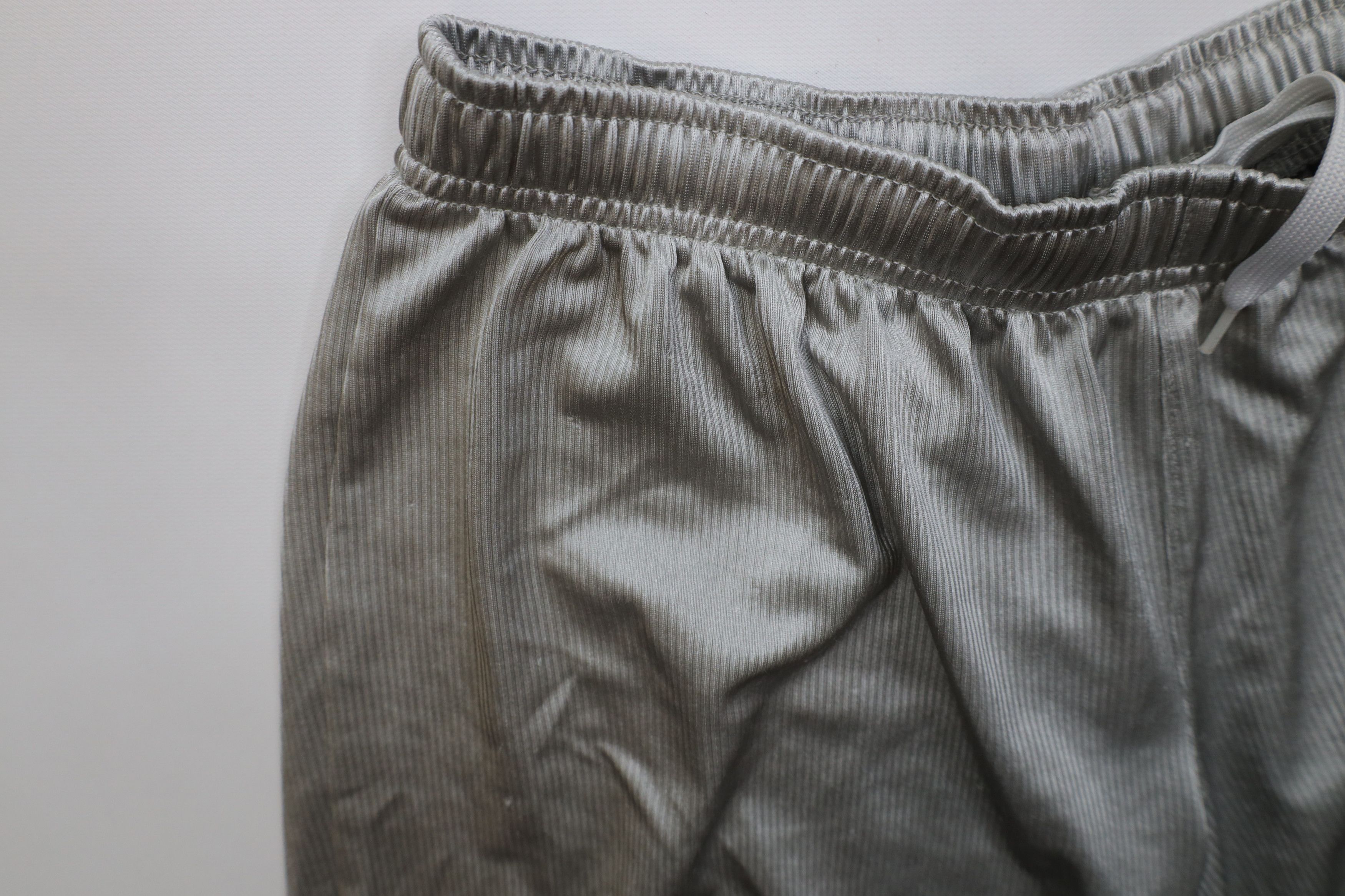 Nike Vintage 90s Y2K Nike Scott Mini Swoosh Dazzle Shorts Silver Size US 32 / EU 48 - 6 Thumbnail