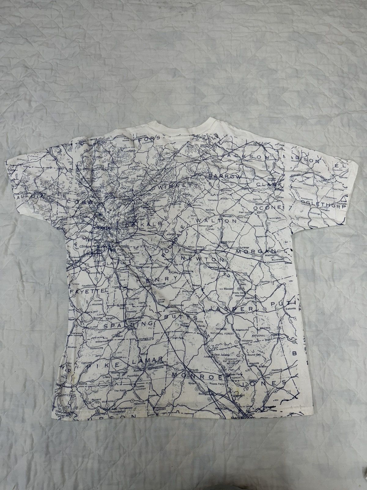 Hanes Vintage 1990s white All-Over- Print t-shirt Map of Georgia Size US XL / EU 56 / 4 - 5 Thumbnail