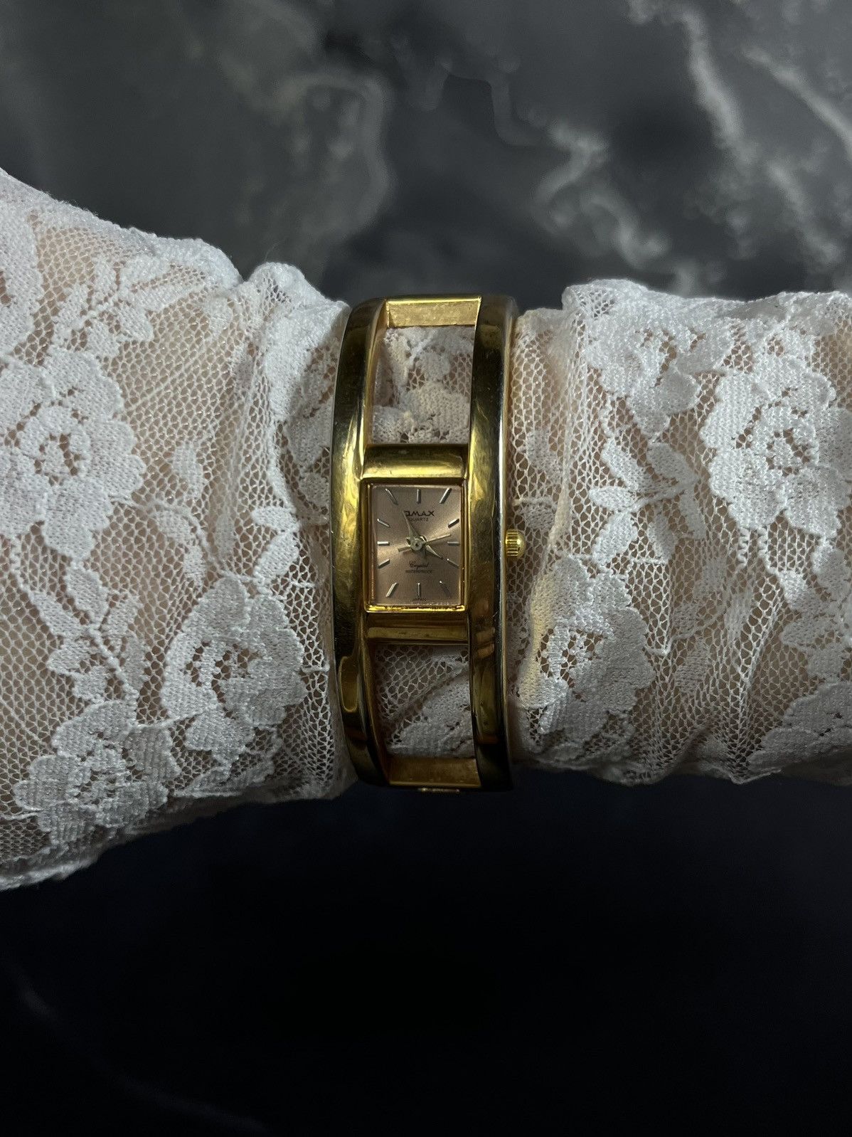 Japanese Brand Omax Gold Cuff Watch, Minimalist Design, Japanese Quartz Size ONE SIZE - 9 Thumbnail