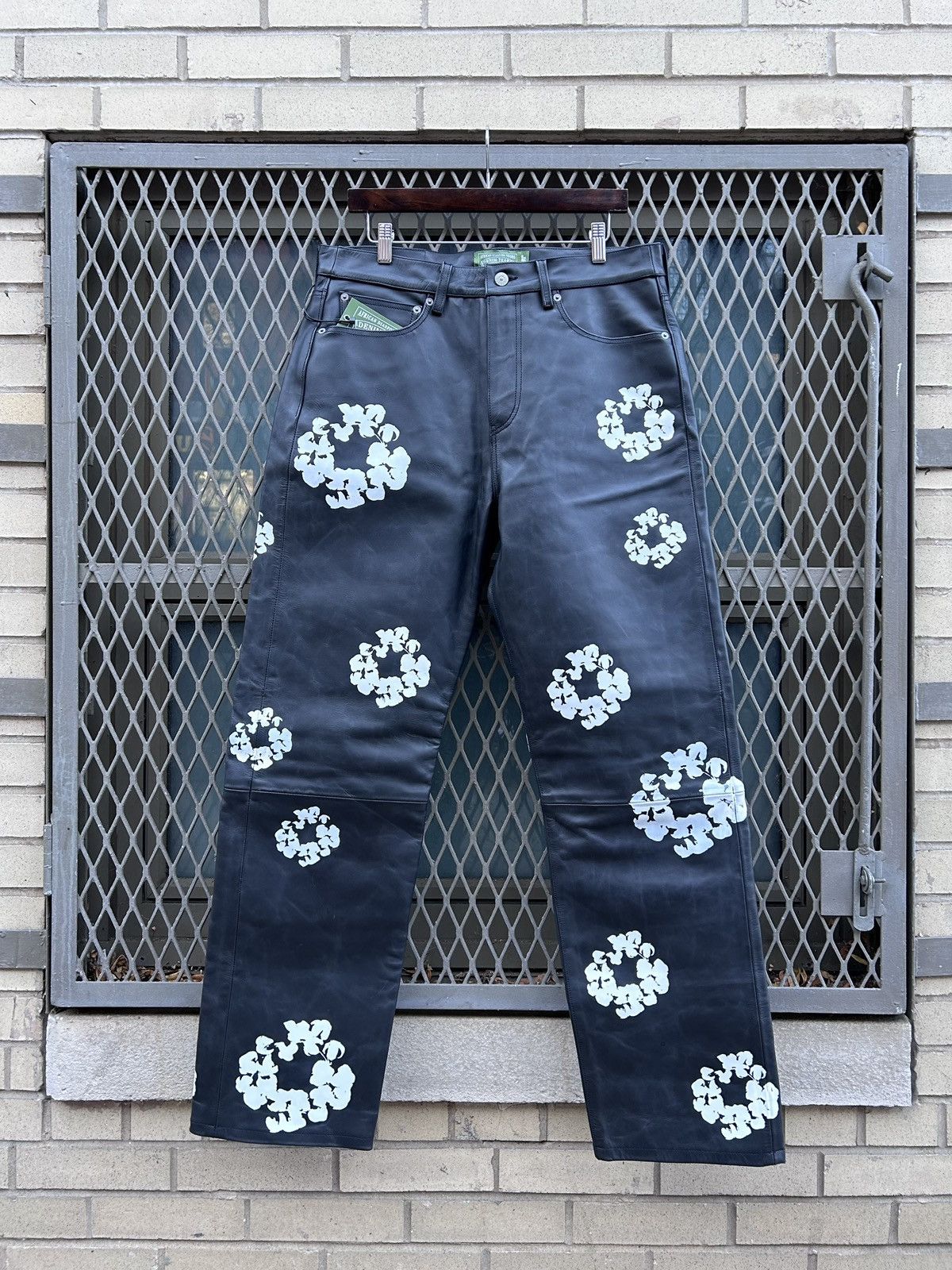 DENIM TEARS x LEVI'S - Printed Black Leather Trousers 💮