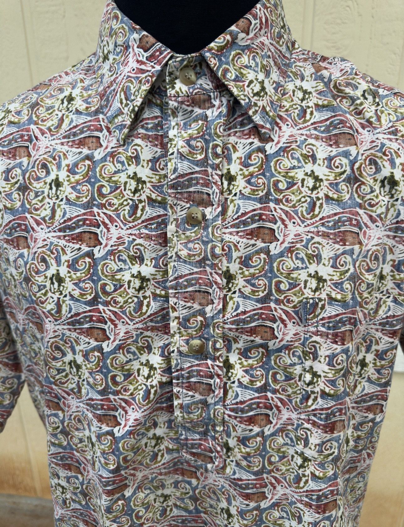 Other Kahala Multicolored Hawaiian Fishes 3/4 Button Men's Large Size US L / EU 52-54 / 3 - 3 Thumbnail
