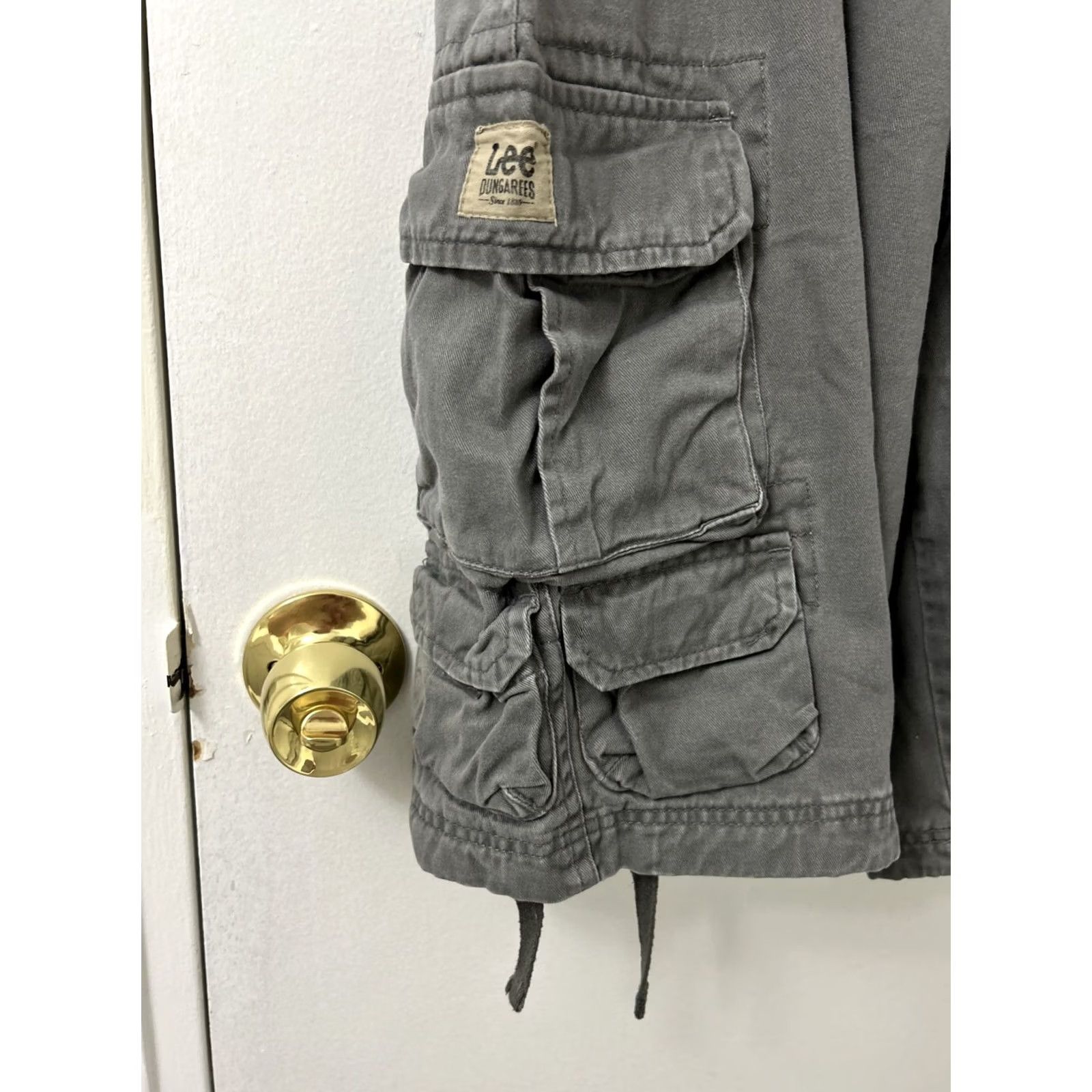 Lee VINTAGE? No (skip) - Lee Cargo Shorts Mens 34 Gray Cotton Twill 11” Inseam Pocket Utility Outdoor Casual Workwear Hiking Relaxed Front Flat Front Size US 34 / EU 50 - 4 Thumbnail