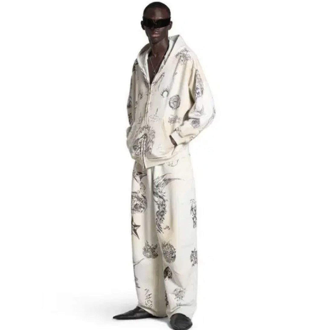 Balenciaga Balenciaga Distressed Tattoo Zip Hoodie Size US L / EU 52-54 / 3 - 1 Thumbnail
