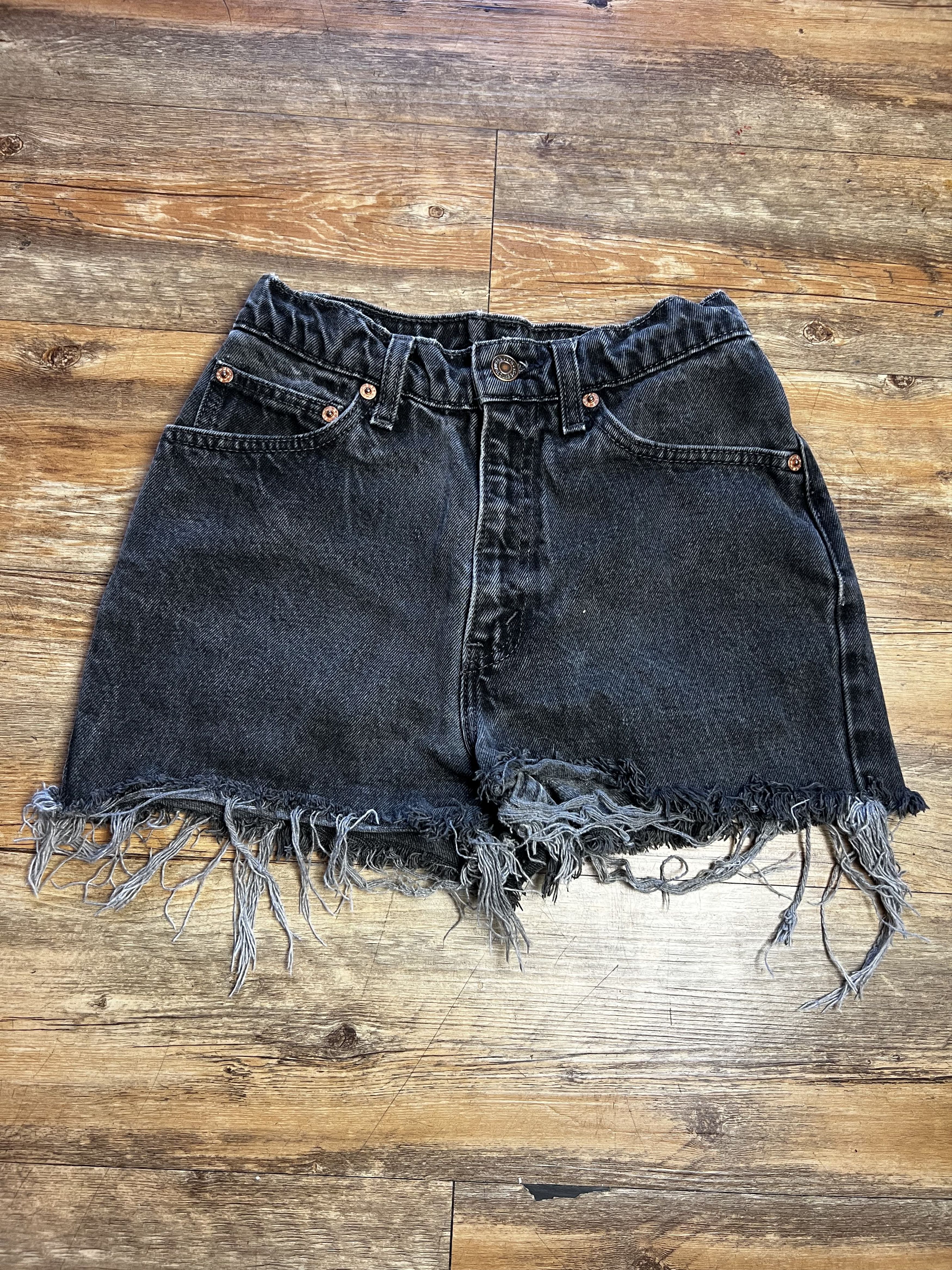 Levi's Vintage Levi's 512 Black Slim Fit Cut Off Denim Jean Shorts Size 24" / US 00 / IT 34 - 2 Thumbnail