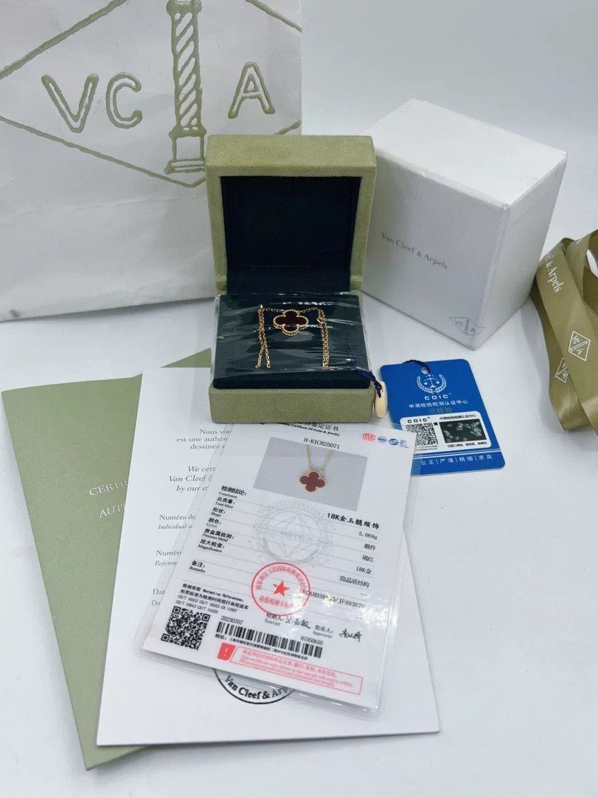 Van Cleef & Arpels Van Cleef Arpels 18K Gold Carnelian Necklace Size ONE SIZE - 1 Thumbnail