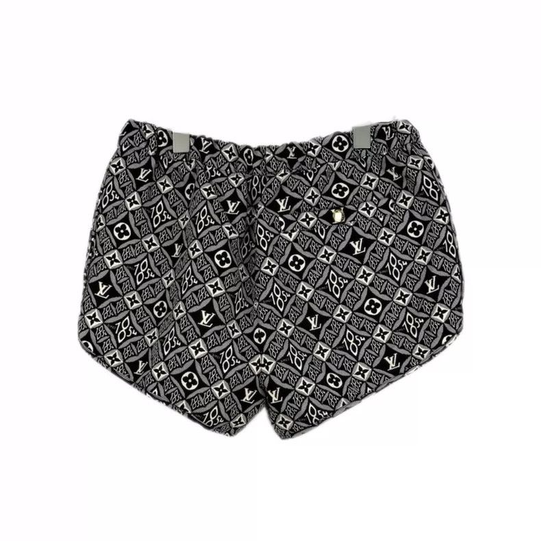 Louis Vuitton Louis Vuitton Black and white presbyopic monogrammed shorts Size 37" - 2 Thumbnail