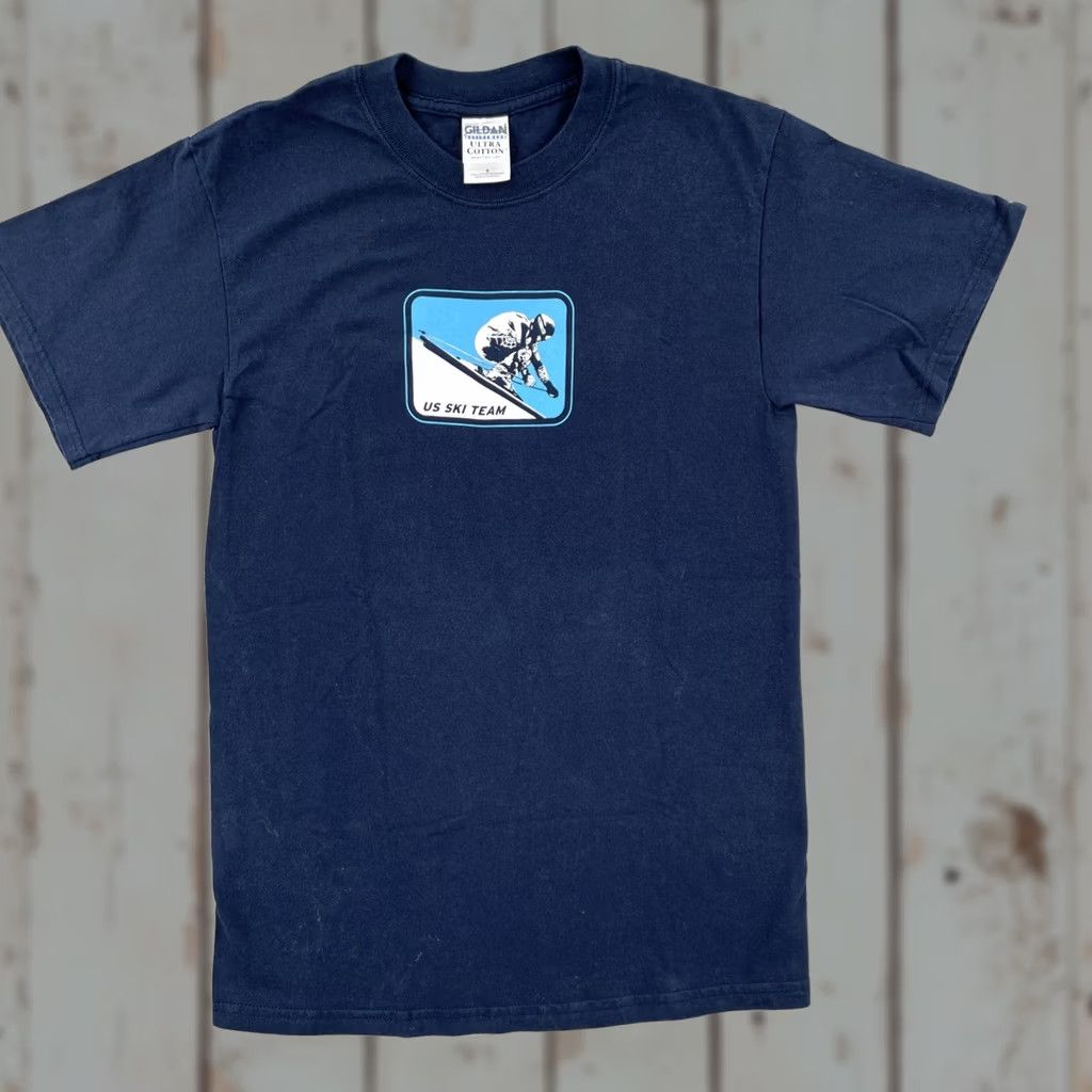 Gildan VINTAGE Gildan Men’s Small Blue T Shirt U.S. Ski Team 2005 Official Training Tee Size US S / EU 44-46 / 1 - 1 Thumbnail