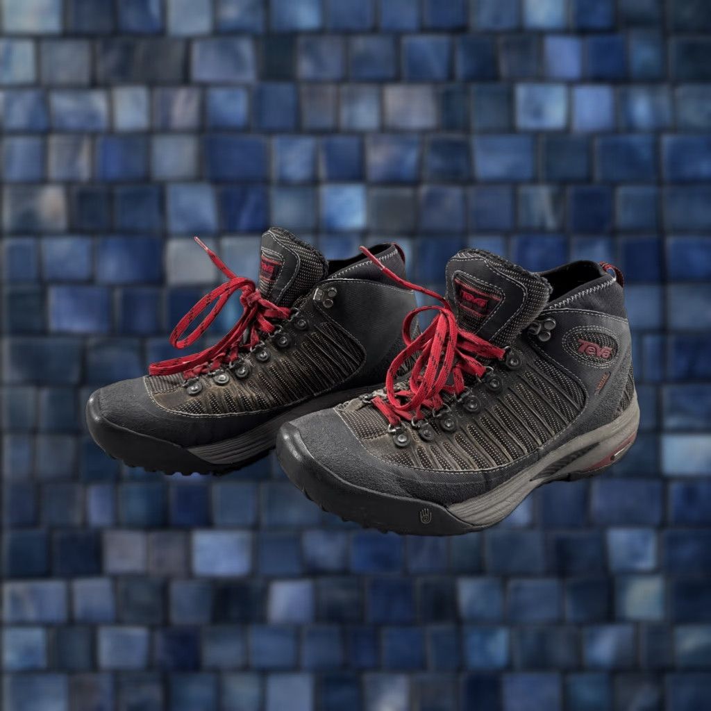 Teva Teva Event Women’s Sneaker Size 9 Multicolor Waterproof Spider Rubber Size US 9 / IT 39 - 1 Thumbnail