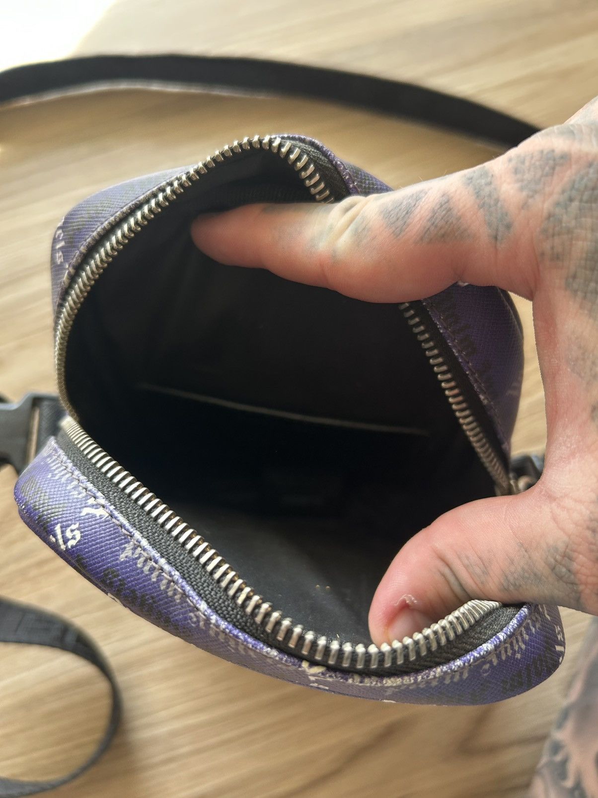 Palm Angels RARE! Palm Angels Leather Goyard Print Side Bag Size ONE SIZE - 8 Thumbnail
