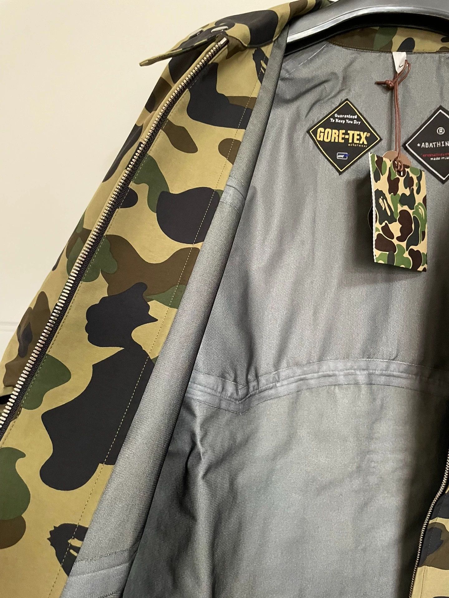 Bape BAPE 1ST CAMO Green Camo GORE-TEX Zip-Up Jacket L (New) Size US L / EU 52-54 / 3 - 5 Thumbnail