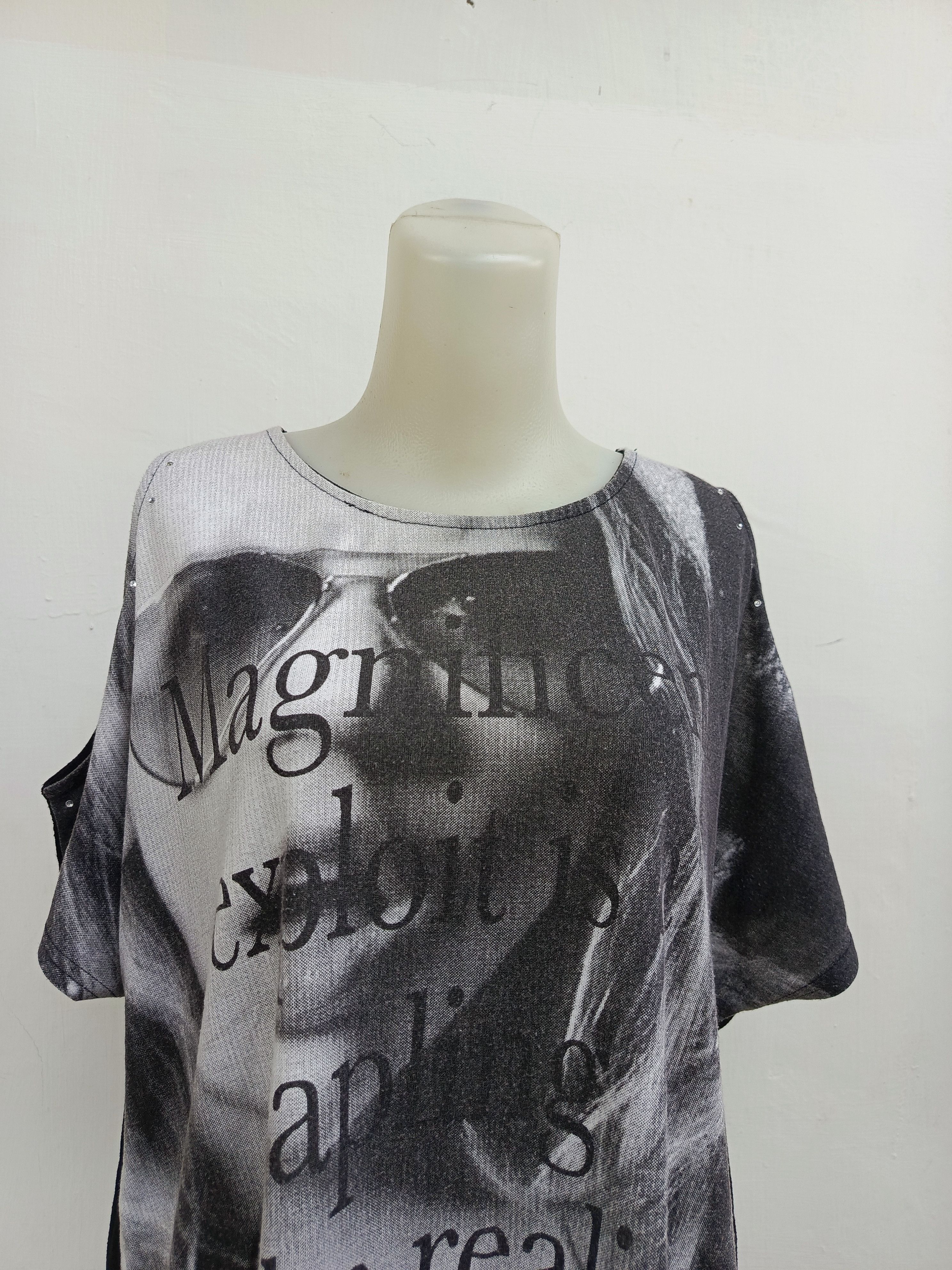Japanese Brand Galyge Japan Avant-Garde Graphic Tee – Streetwear Size L / US 10 / IT 46 - 2 Thumbnail