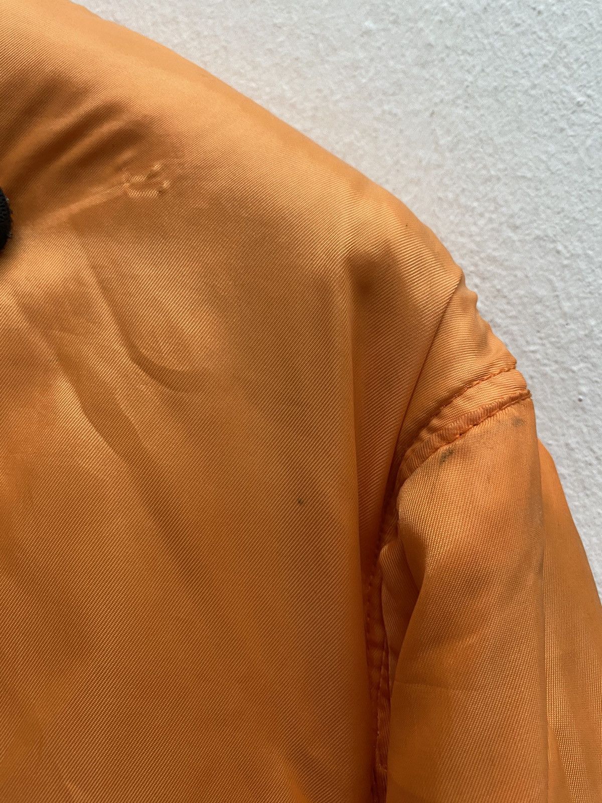 Alpha Industries Rare Vtg Alpha Industries Bomber Jacket Red Calour Size US L / EU 52-54 / 3 - 13 Thumbnail