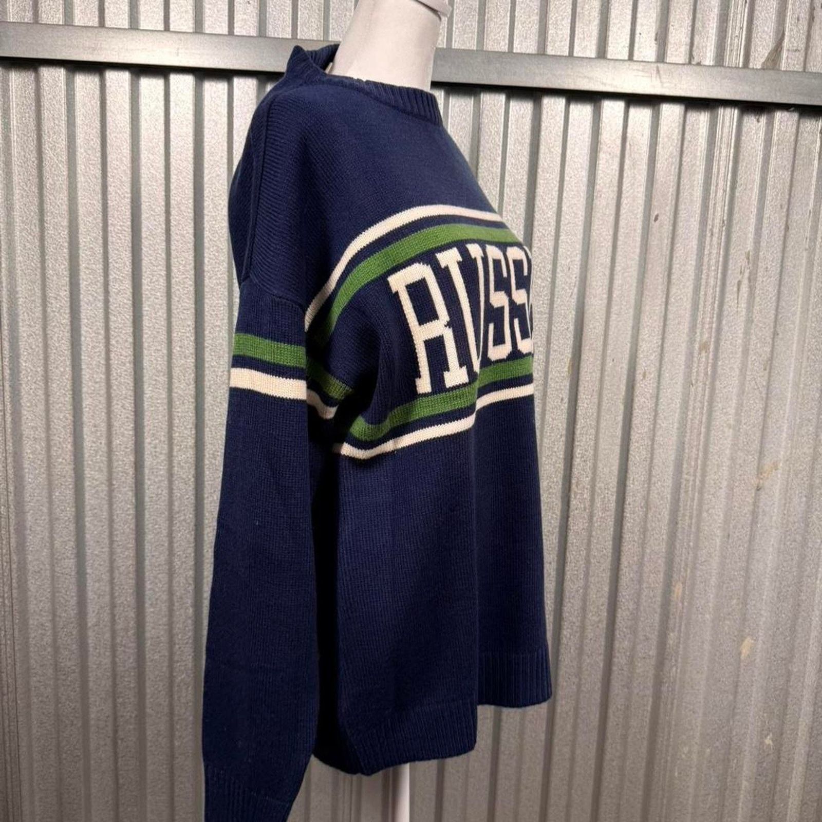 Russell Athletic Russell athletic navy blue sweater Size US L / EU 52-54 / 3 - 5 Thumbnail