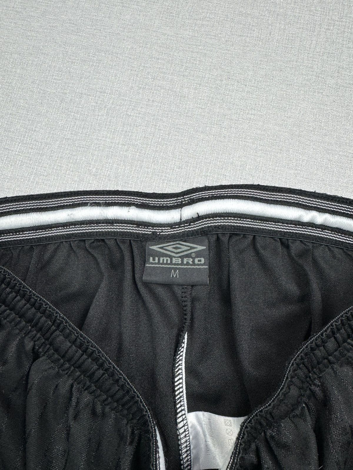 Umbro × Vintage Men’s Vintage Umbro Monogram Soccer Football Shorts size M Size US 32 / EU 48 - 3 Thumbnail