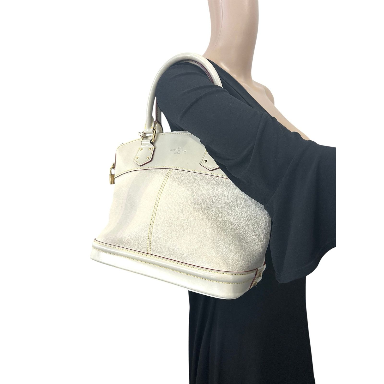 Louis Vuitton Louis Vuitton Suhali Lockit Bag Size ONE SIZE - 8 Thumbnail