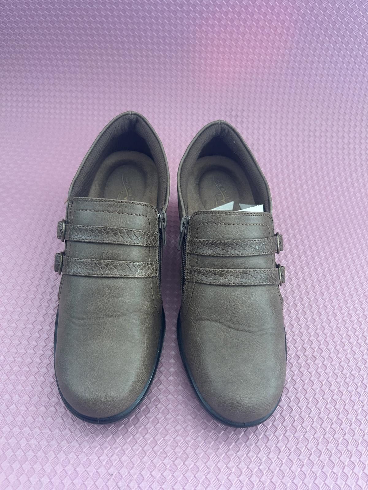 Designer Easy Street Women’s Taupe Stroll Comfort Shoes, Size 8.5M Size US 8.5 / IT 38.5 - 1 Thumbnail