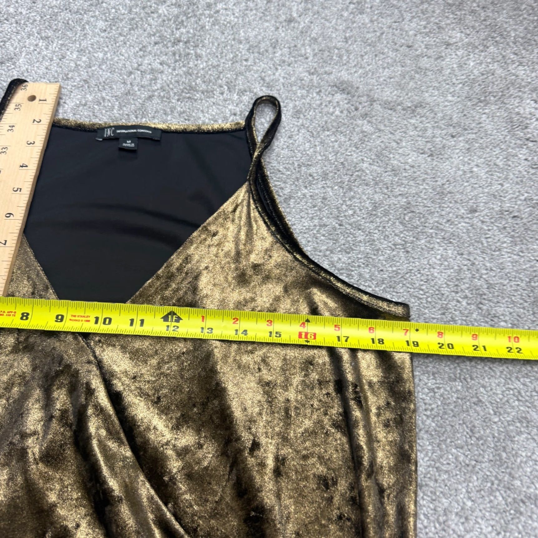 Vintage INC International Concept Tank Top Womens Medium Gold Velvet Shiny Metallic Logo Sleeveless Solid Size M / US 6-8 / IT 42-44 - 7 Thumbnail