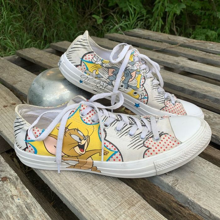 Tom jerry clearance converse