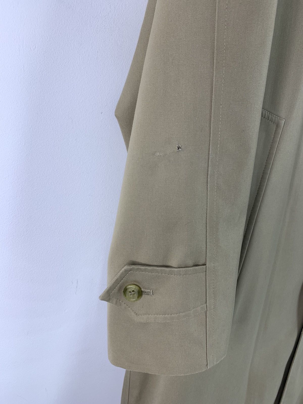 Burberry × Vintage Burberry Vintage Beige Trench Coat M/L Size Size US M / EU 48-50 / 2 - 13 Thumbnail