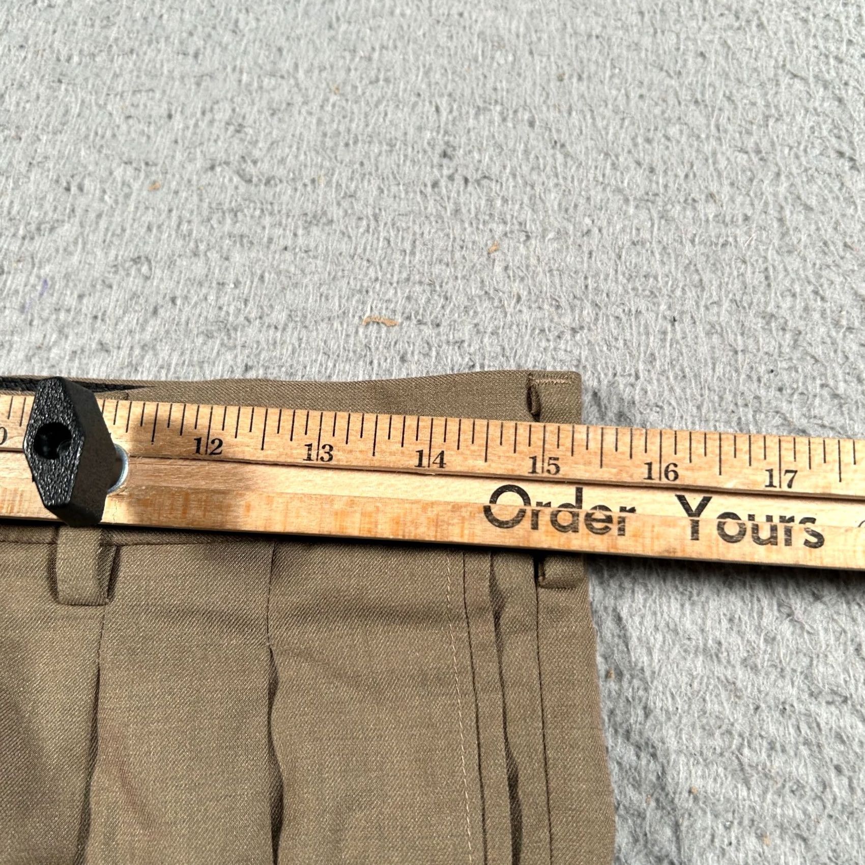 Roundtree & Yorke VINTAGE Roundtree & Yorke TravelSmart Pants Men 30x30 Khaki Workwear Casual NWT Size US 30 / EU 46 - 7 Thumbnail
