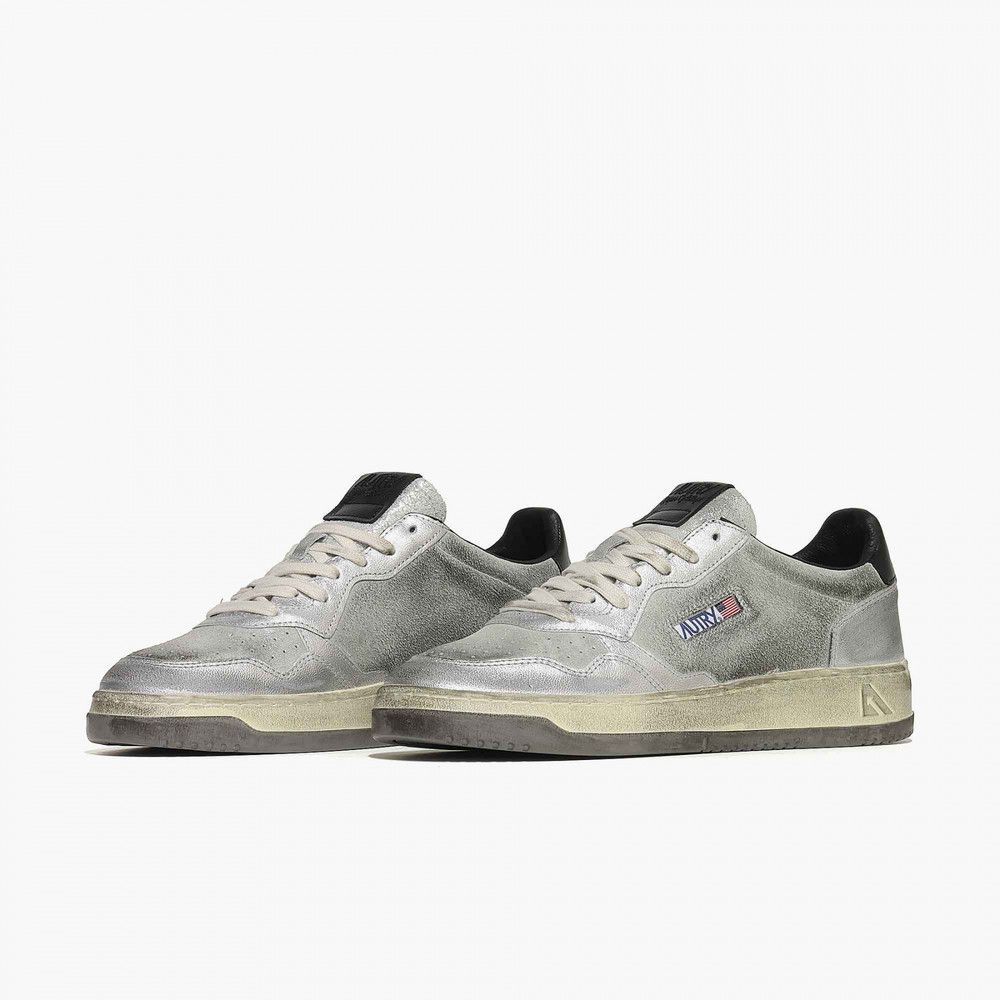 AUTRY o1y0426 Logo Low-Top Sneakers in Silver/Black Size US 9 / EU 42 - 1 Preview