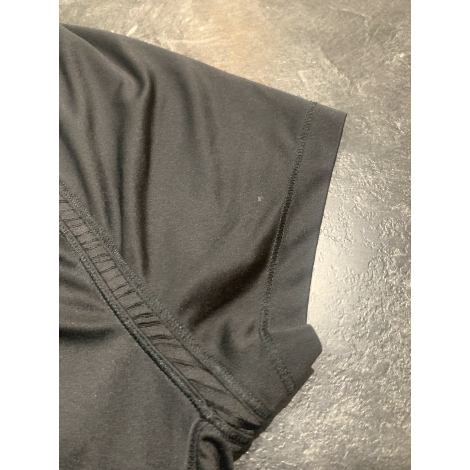 Adidas Adidas Climacool Running Shirt Women Large Black Short Sleeve V-Neck Activewear Size L / US 10 / IT 46 - 2 Thumbnail