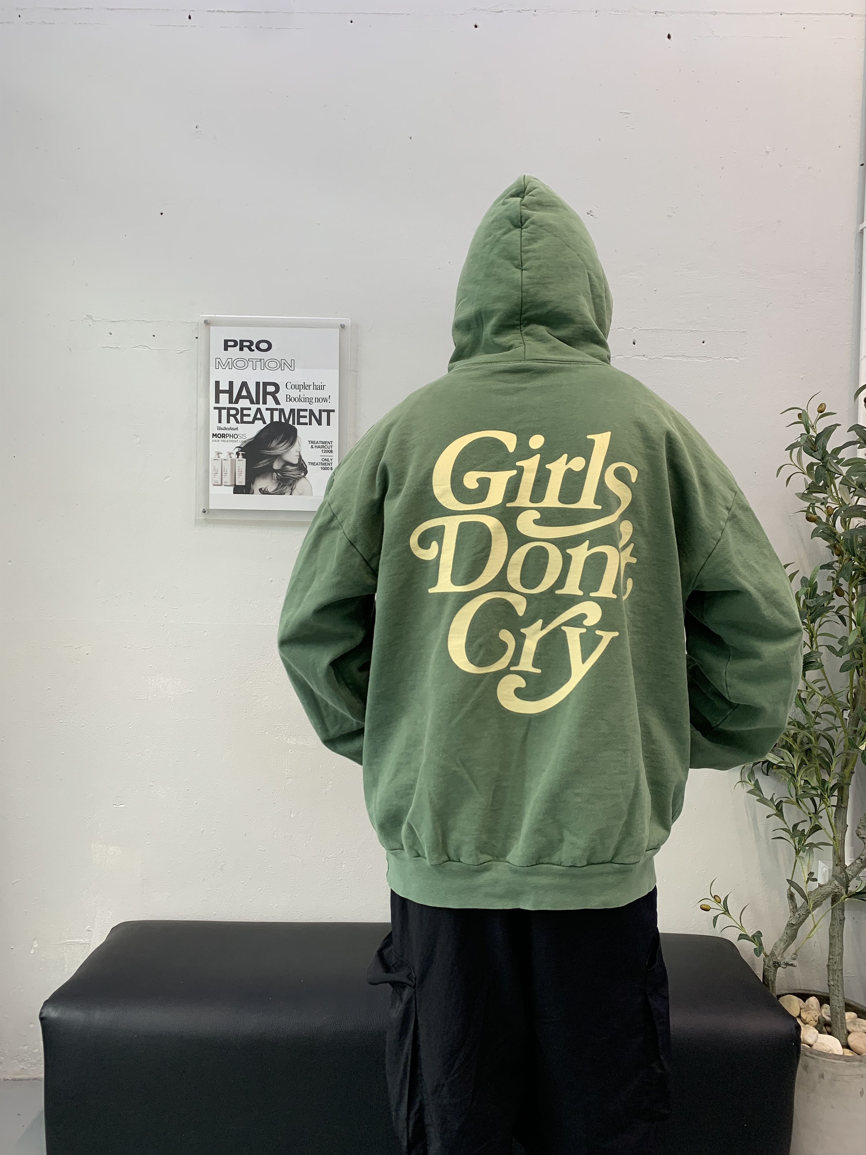 Girls Don't Cry 🪡GIRLS DONT CRY SIZE XL GREEN HOODIE.✨ Size US XL / EU 56 / 4 - 1 Thumbnail
