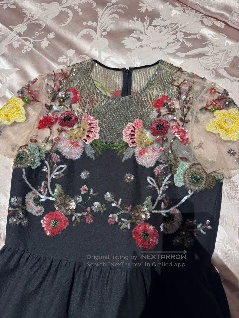 Valentino Valentino Heavy work dress Size S / US 4 / IT 40 - 4 Thumbnail