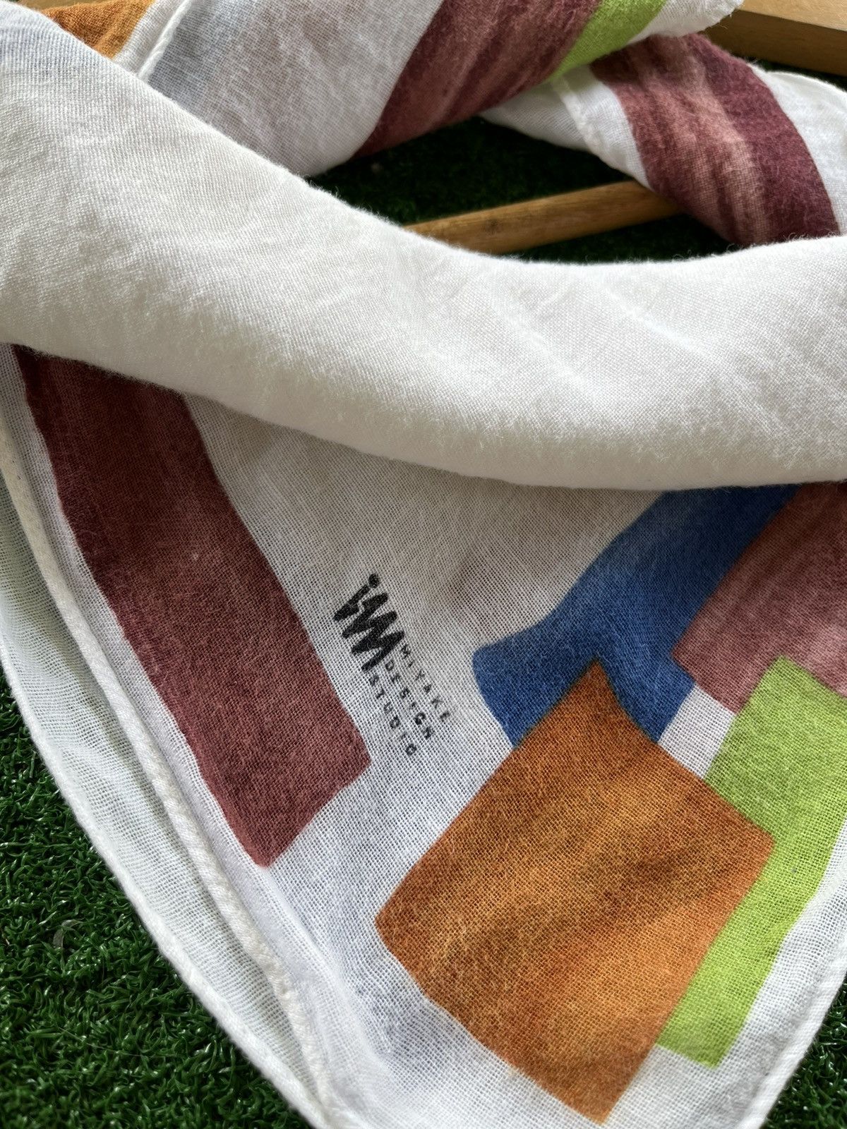 Designer × Issey Miyake × Japanese Brand Issey Miyake iM Product Block Design Handkerchief Size ONE SIZE - 2 Thumbnail