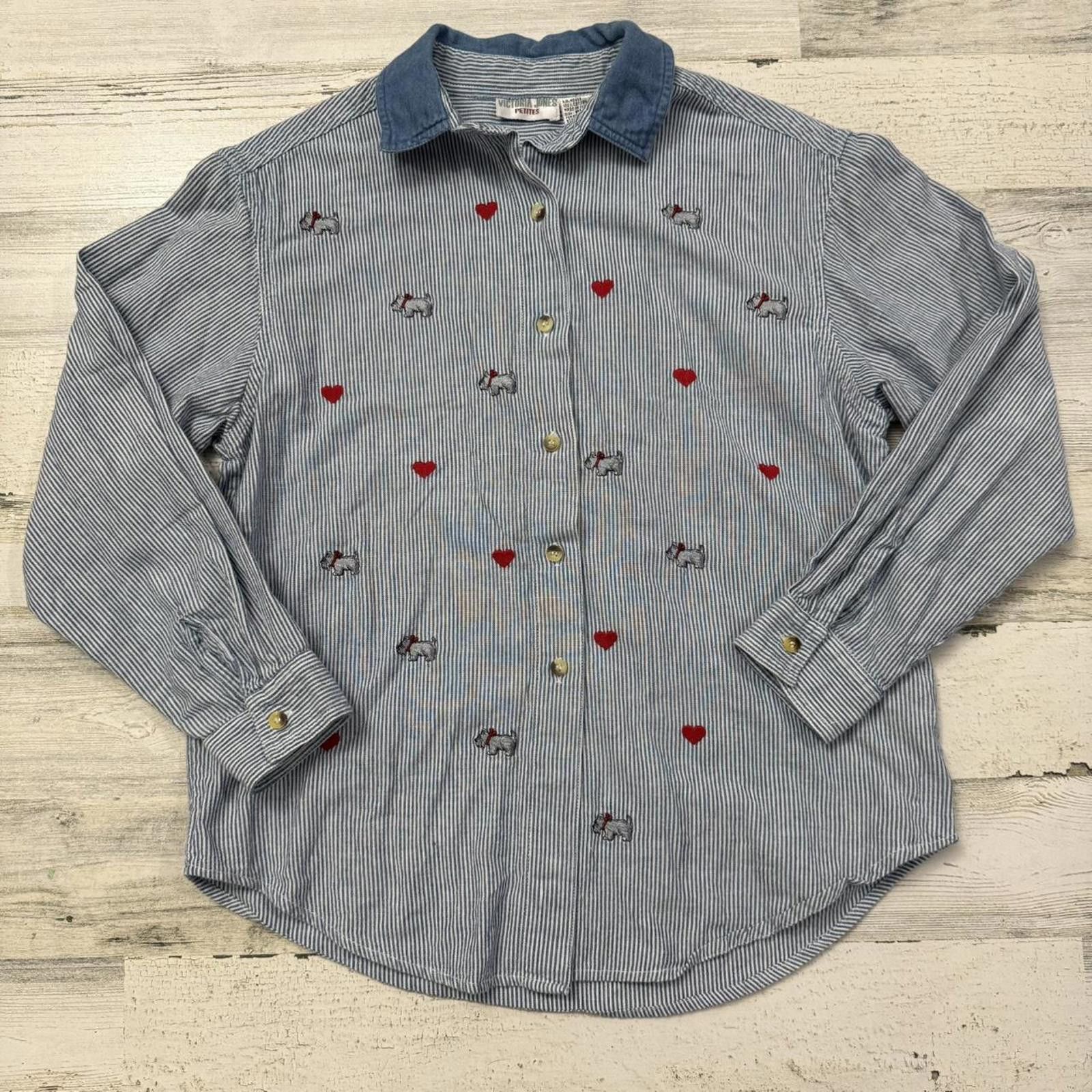 Designer 90s Blue and white button-up shirt with a dog heart design Size M / US 6-8 / IT 42-44 - 3 Thumbnail