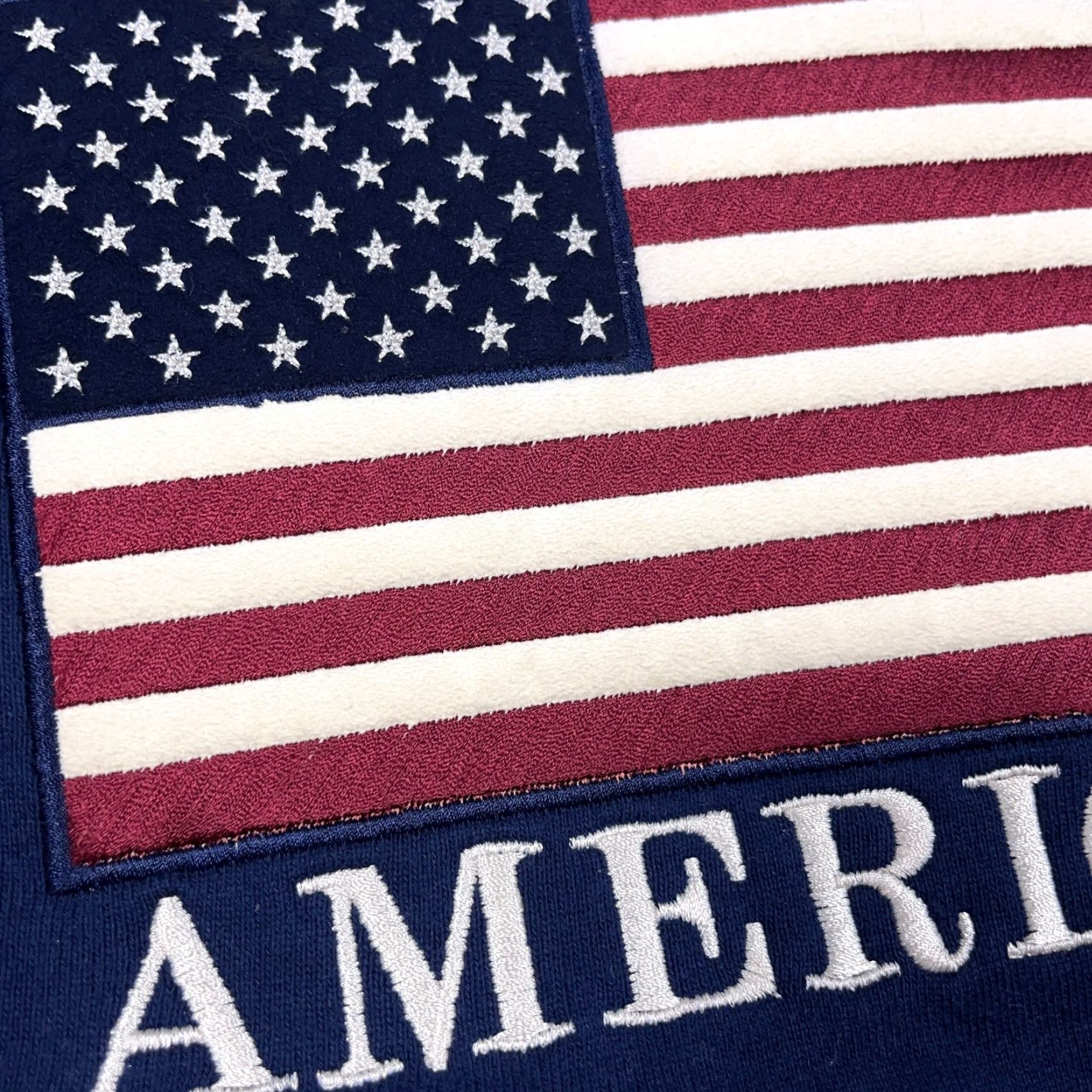 Fruit Of The Loom Vintage Fruit of the Loom Sweatshirt Men L Blue Crewneck Logo Embroidered 90s USA Flag Quilted Knit Pullover Sweatshirt Size US L / EU 52-54 / 3 - 4 Thumbnail