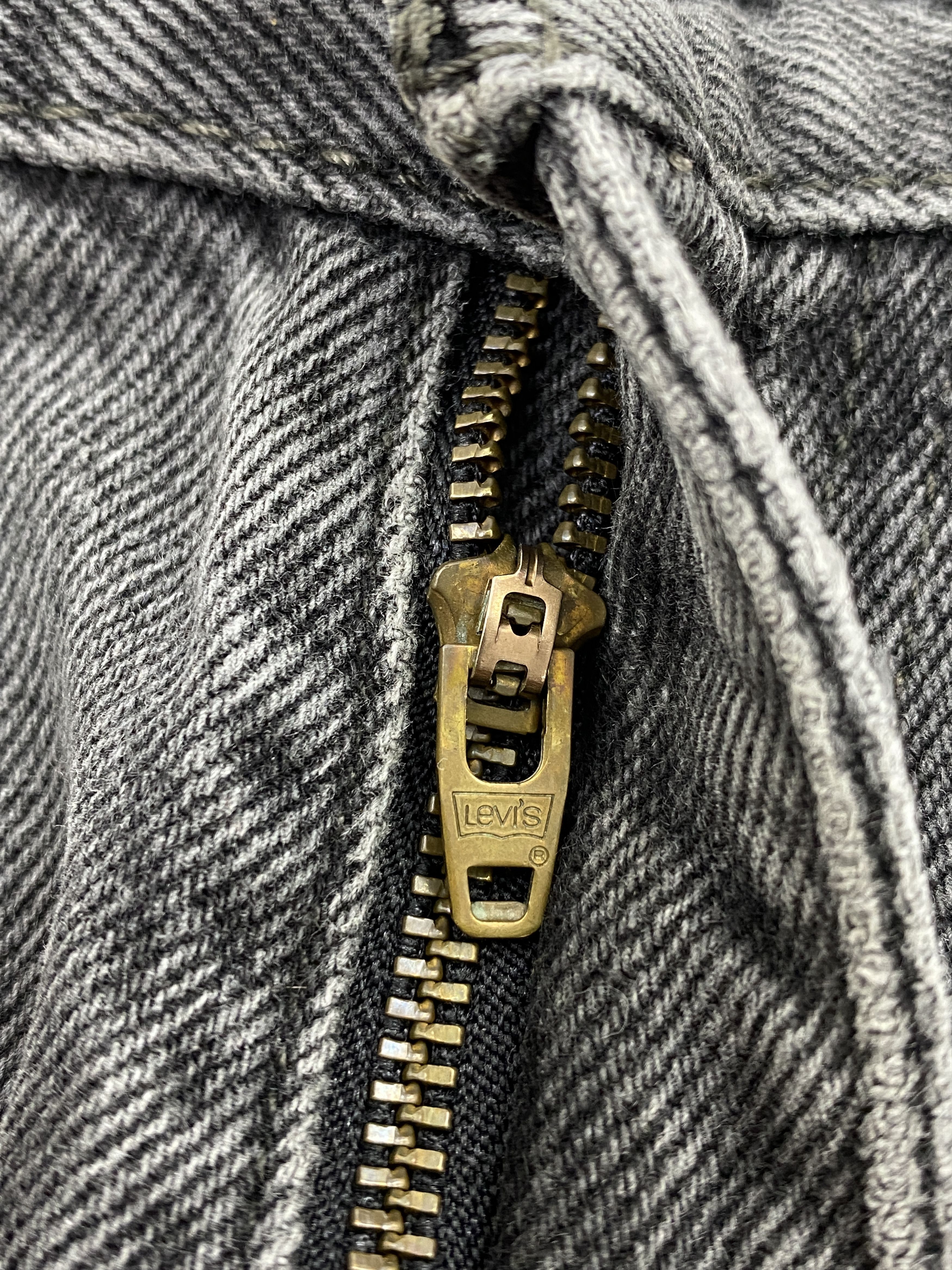 Levi's × Vintage Vintage Levi's 505 Faded Black Denim Jeans Size US 34 / EU 50 - 9 Thumbnail