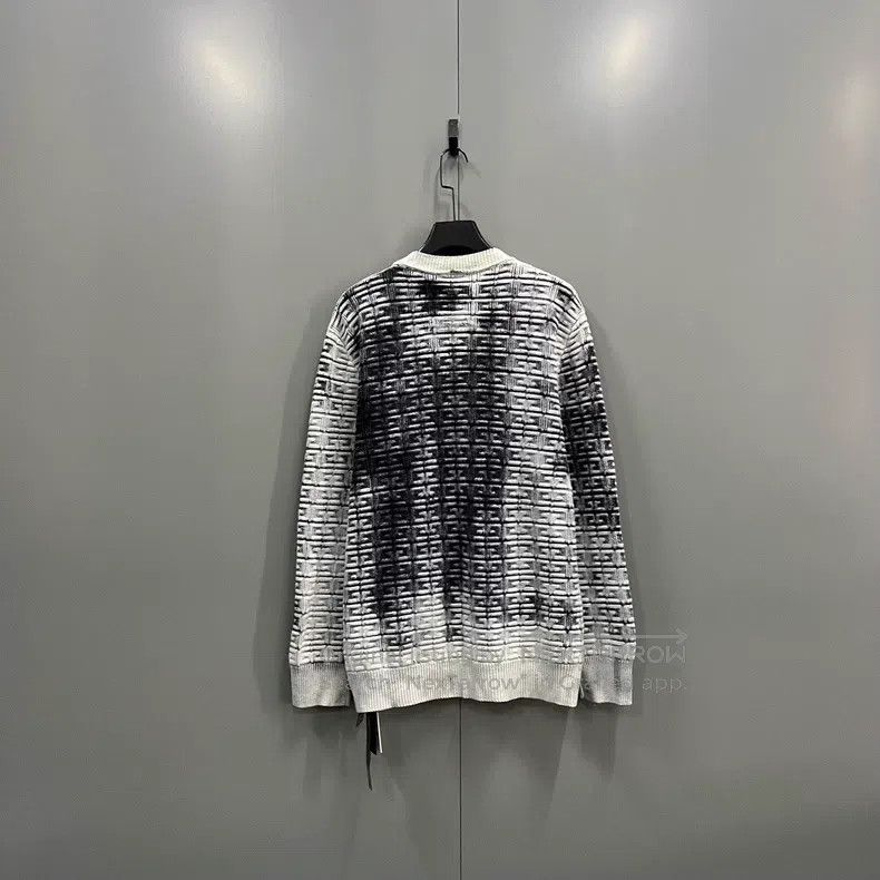 Givenchy Givenchy Ombre embossed textured knit sweater Size US XXL / EU 58 / 5 - 2 Thumbnail