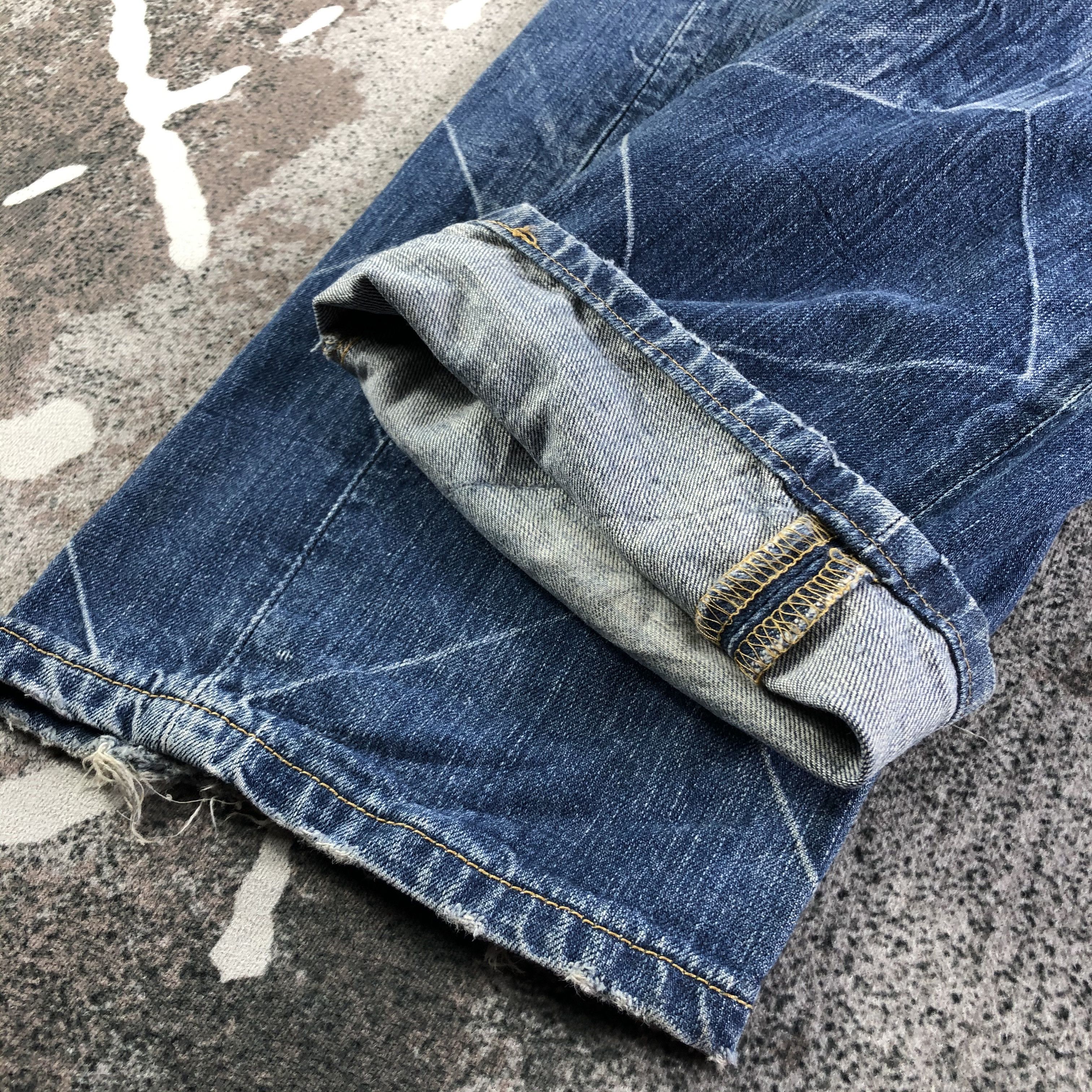 Levi's Vintage Levis 501 Jeans Faded Blue Denim KJ3153 Size US 34 / EU 50 - 7 Thumbnail