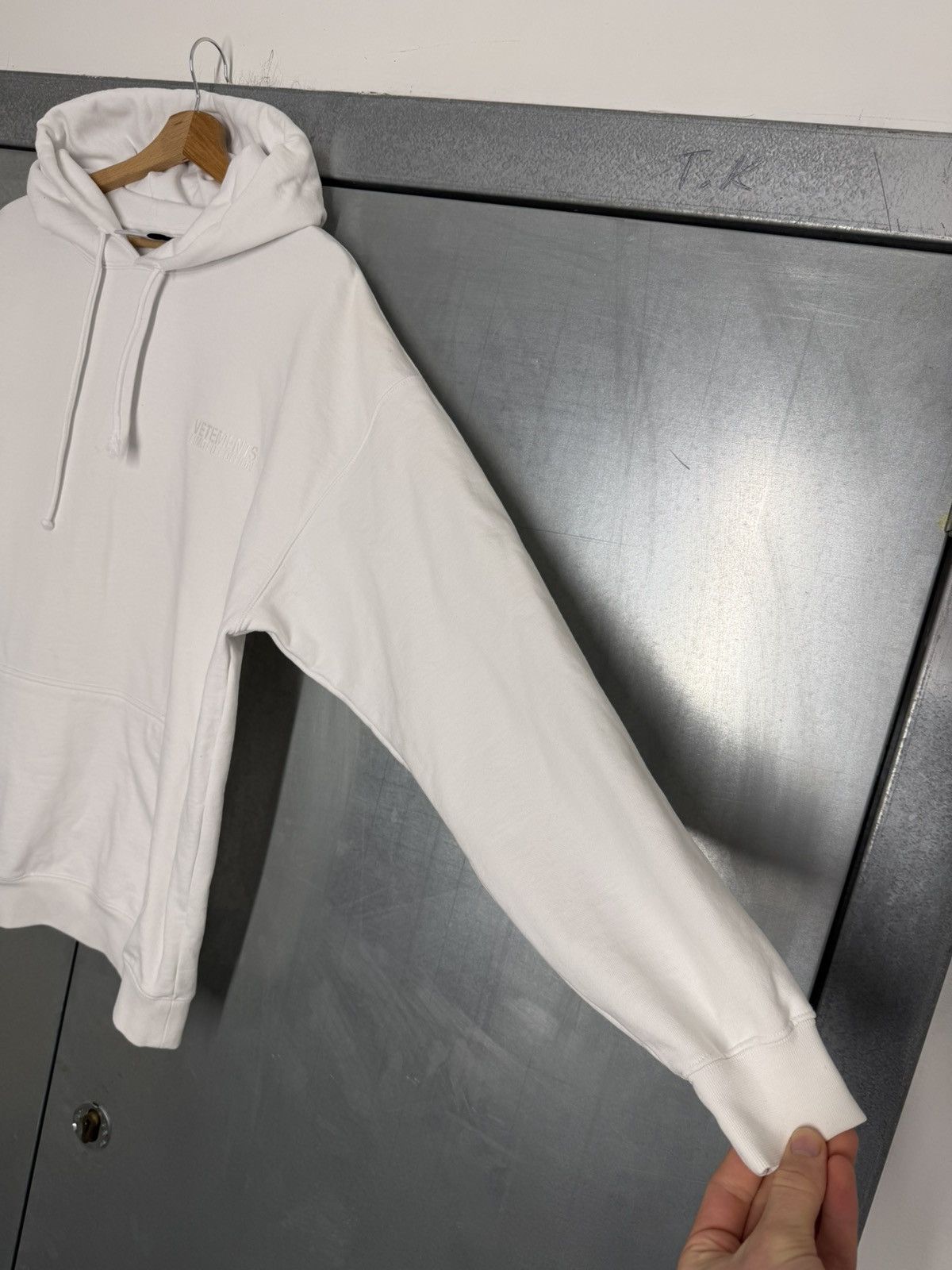 Vetements Vetements Small Embroidered Logo Dense Hoodie Size US S / EU 44-46 / 1 - 7 Thumbnail