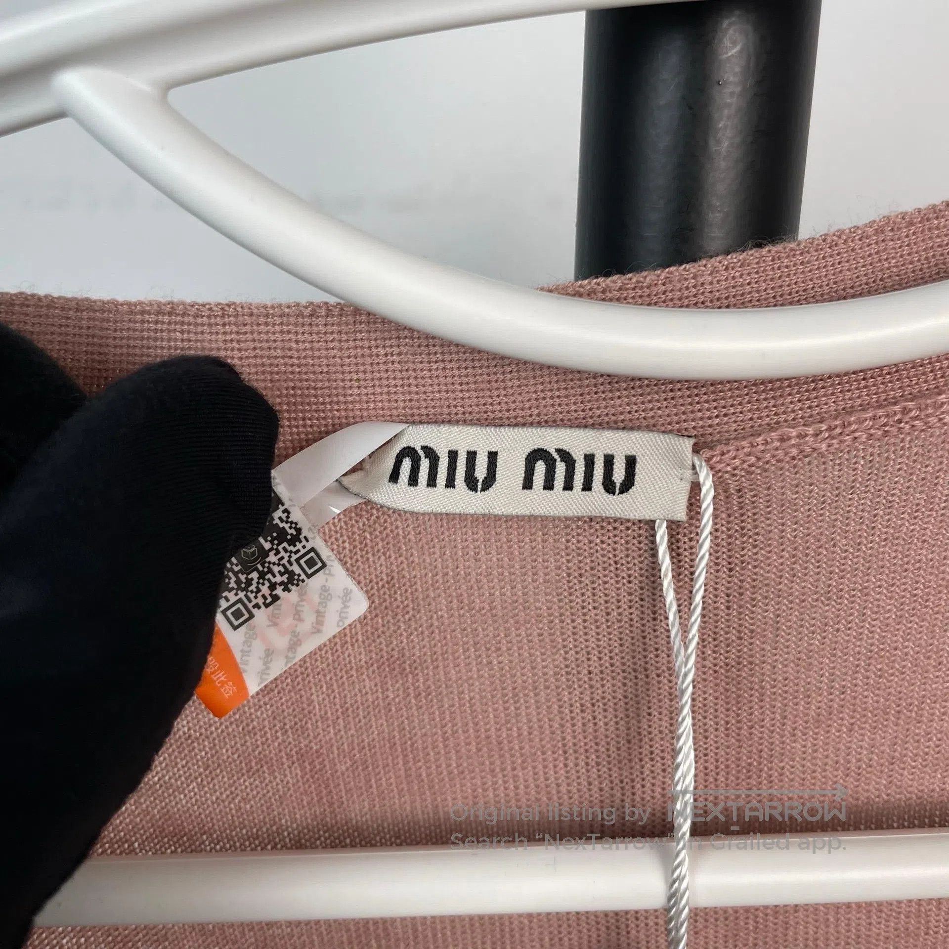 Miu Miu Miu Miu Nude pink V-neck cashmere mulberry silk knitted ca Size S / US 4 / IT 40 - 4 Thumbnail