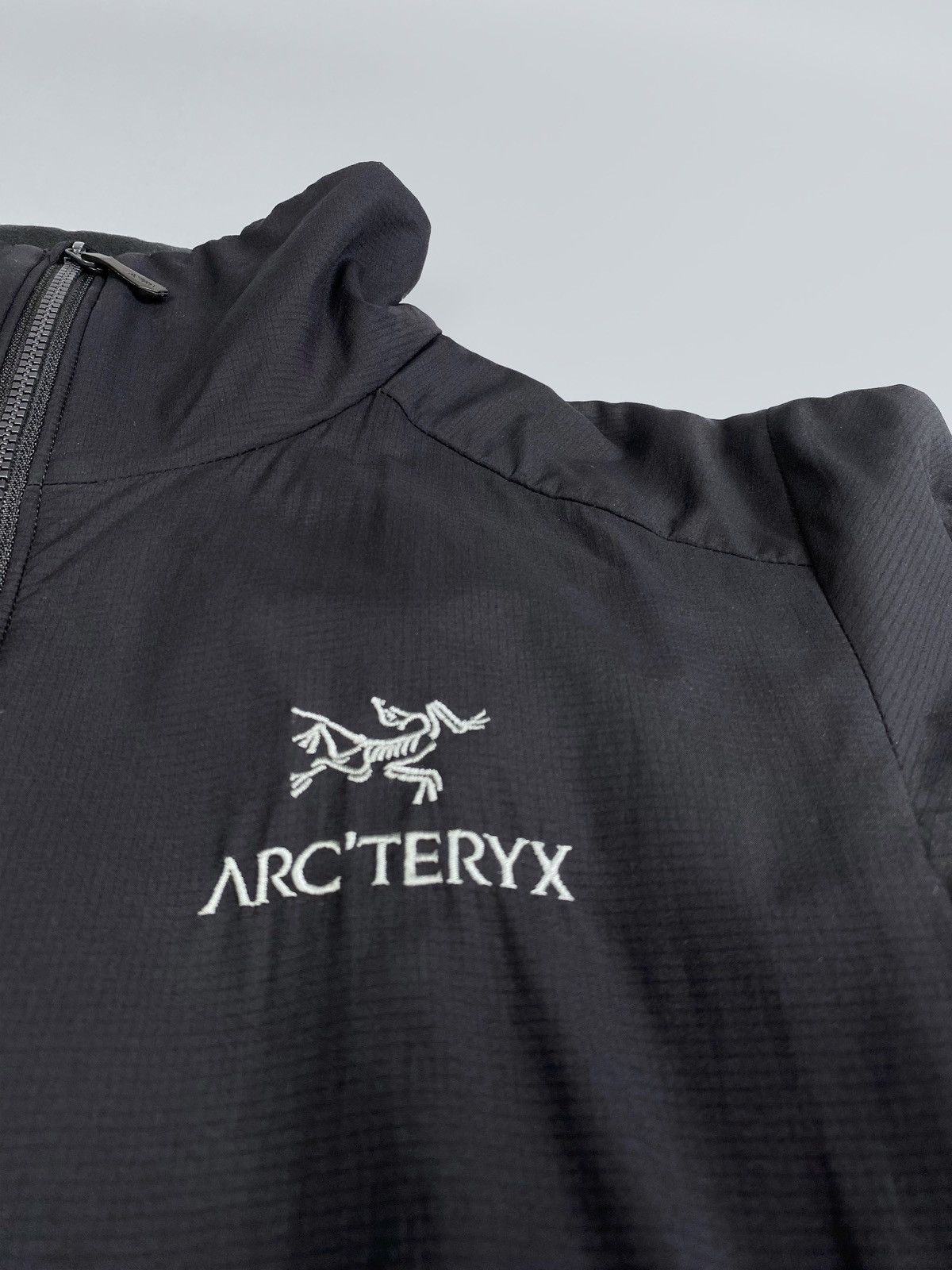 Arc'teryx Women's AW22 Arc'teryx Atom Jacket Black Insulated Size XS Size XS / US 0-2 / IT 36-38 - 11 Thumbnail