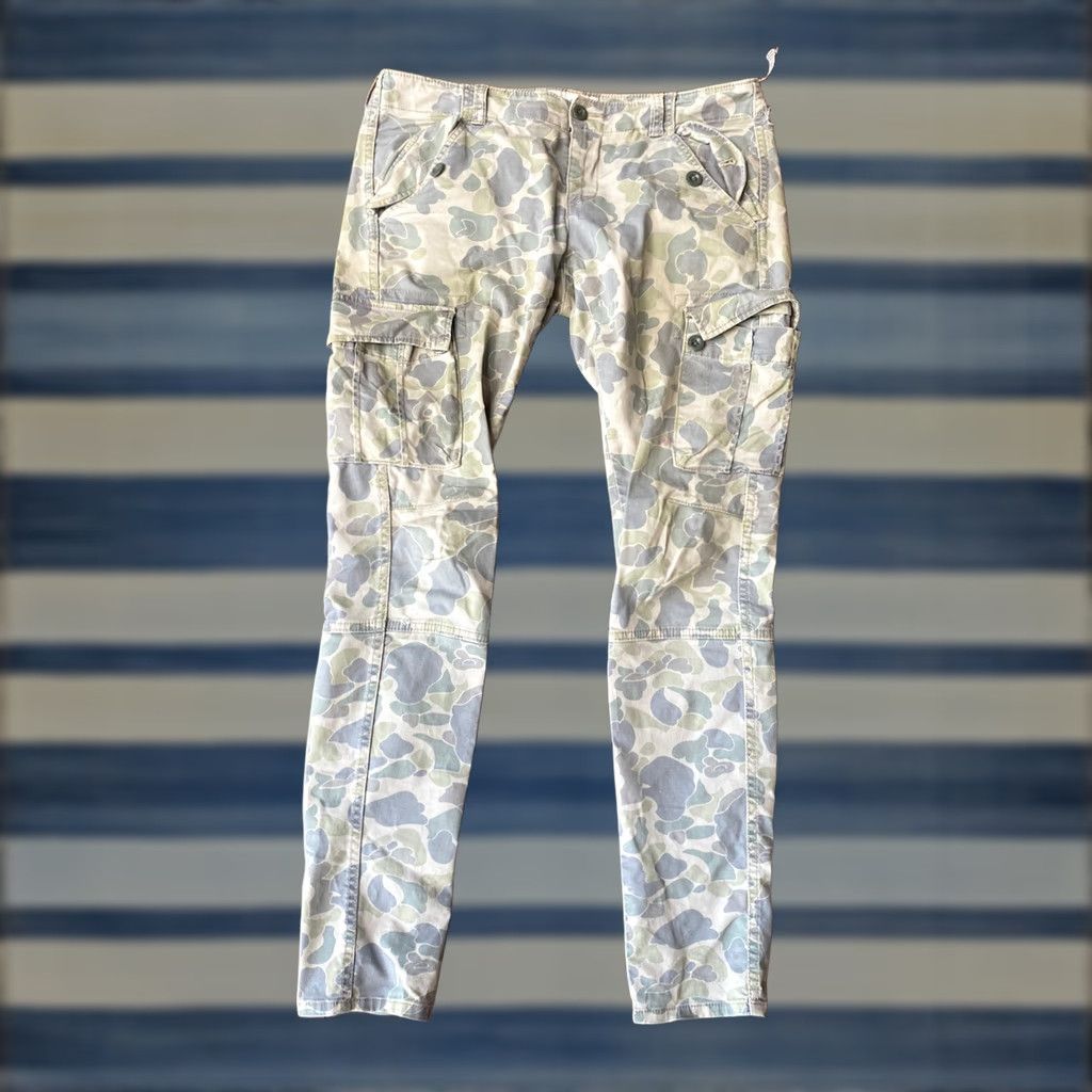 Ralph Lauren Denim & Supply Ralph Lauren Duck Camo Cargo Ankle Zip Pants Women 28 Green Camouflage Army 28 Mens Womens Size 28" / US 6 / IT 42 - 1 Thumbnail