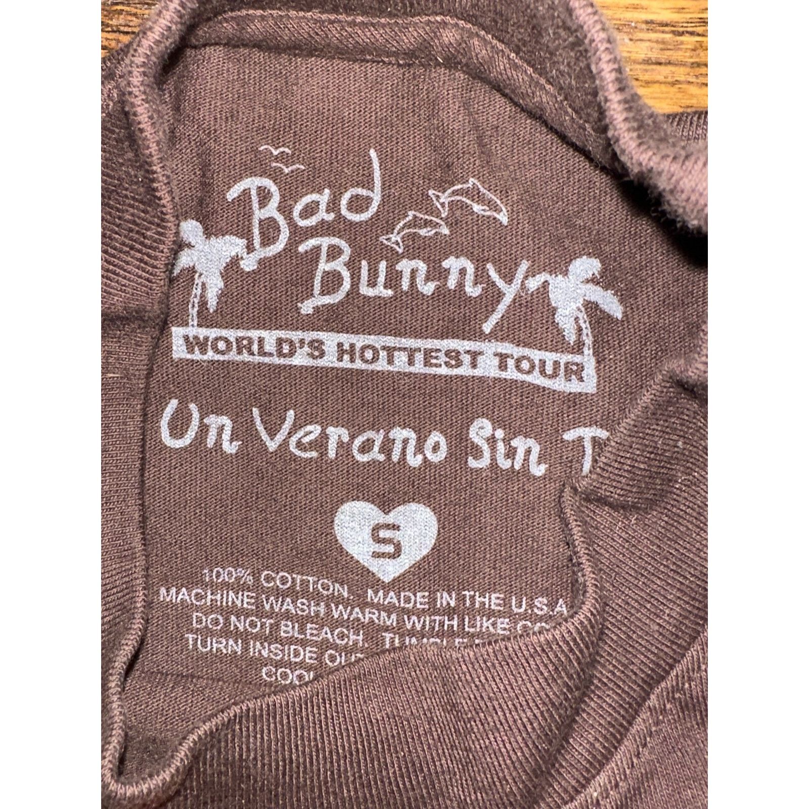 Band Tees Bad Bunny - I Love SD - Un Verano Sin Ti Size US S / EU 44-46 / 1 - 2 Thumbnail