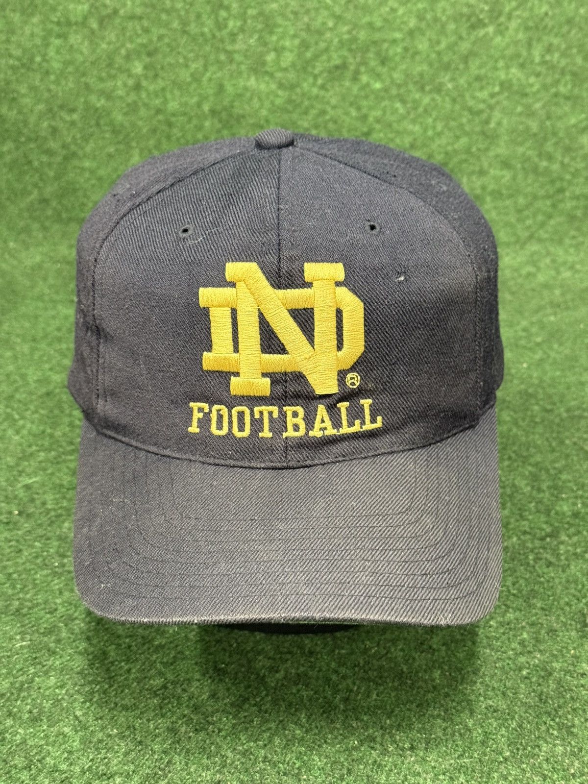 Reebok Vintage Reebok Notre Dame Fighting Irish Snapback Hat Size ONE SIZE - 1 Thumbnail