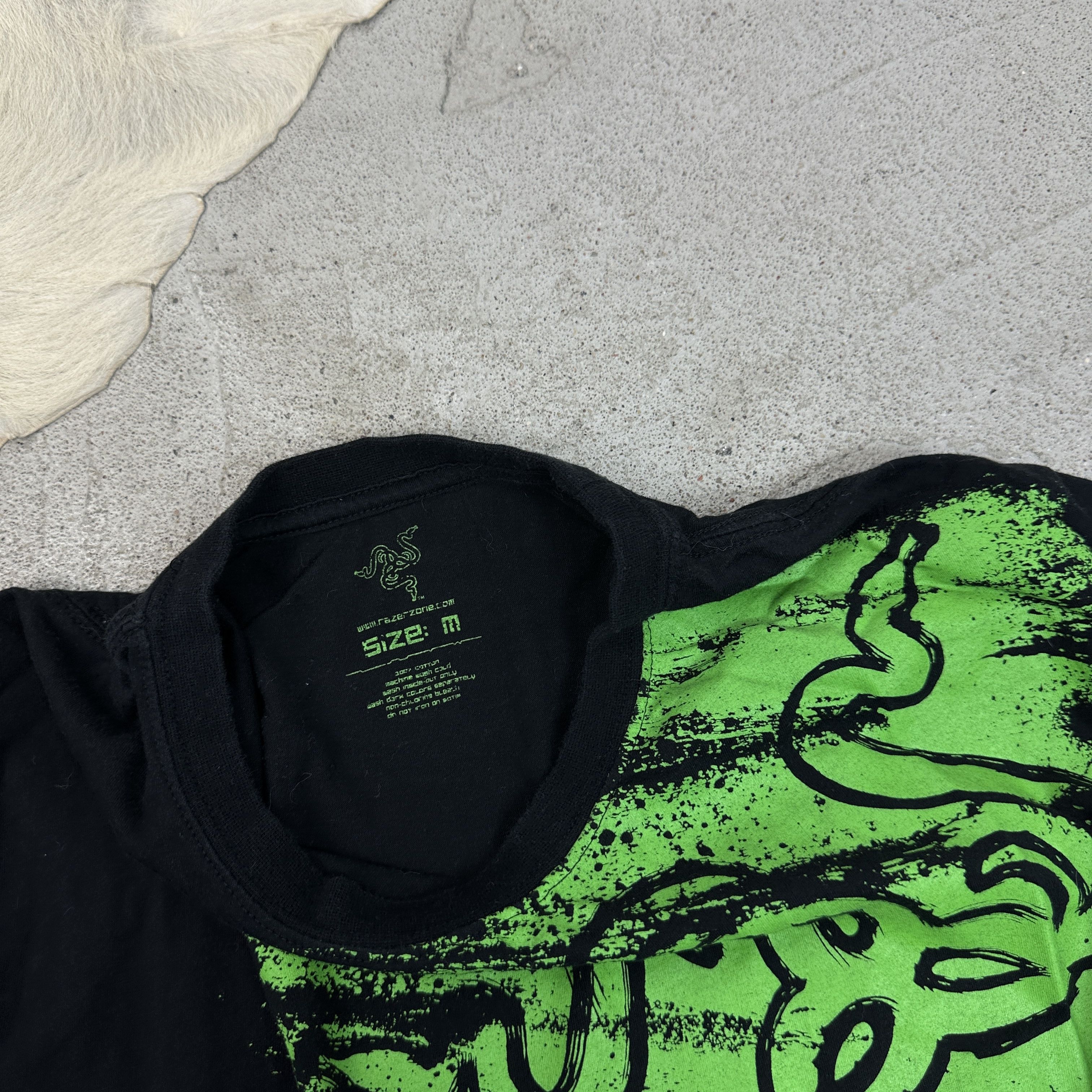 Vintage Vintage Streetwear Skater HIP HOP Razer T-shirt 00s Size US M / EU 48-50 / 2 - 4 Thumbnail