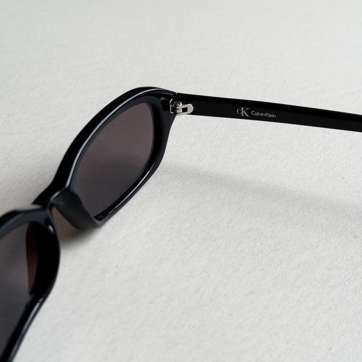 Calvin Klein Vintage Calvin Klein Sunglasses Size ONE SIZE - 8 Thumbnail