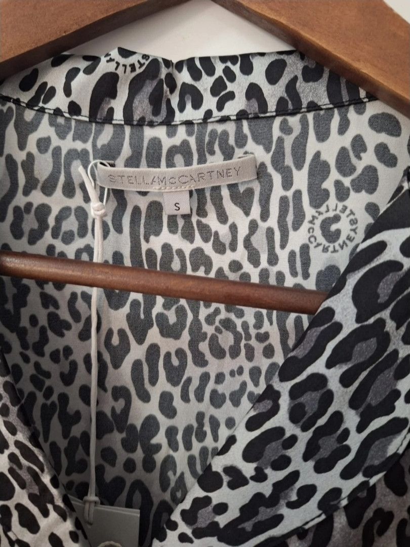 Stella McCartney Stella McCartney - Leopard Printed Silk Cropped Shirt (NWT) Size S / US 4 / IT 40 - 3 Thumbnail