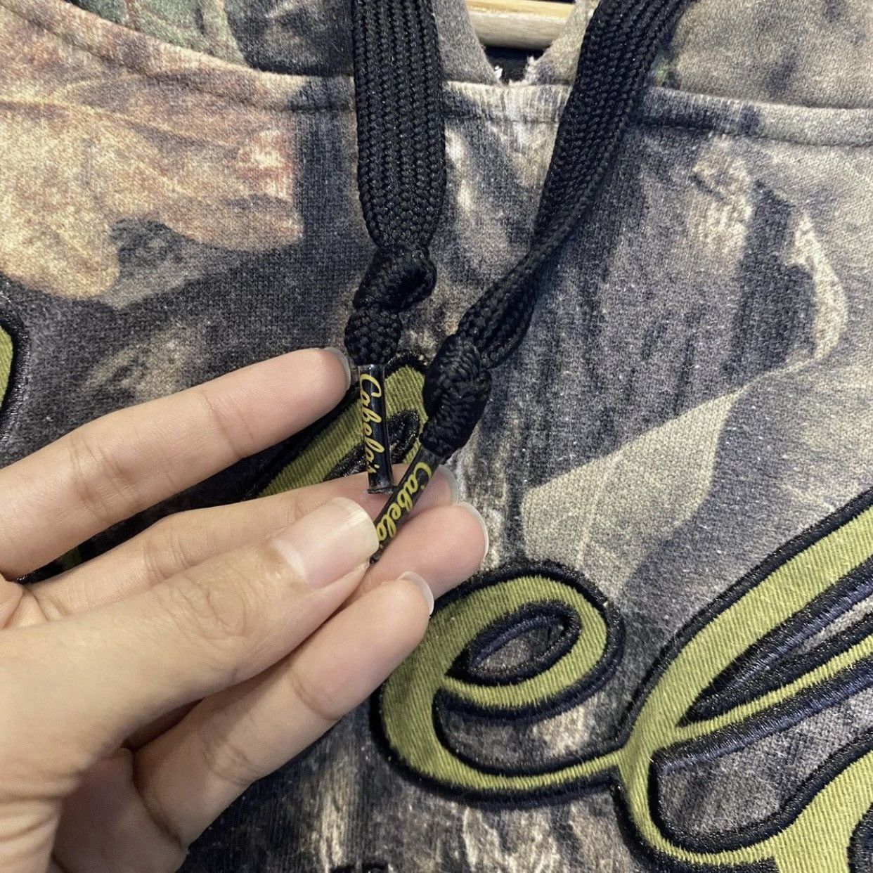 Cabelas CABELA'S Vintage RealTree Camo Spellout Pullover Hoodie Size US XXL / EU 58 / 5 - 8 Thumbnail