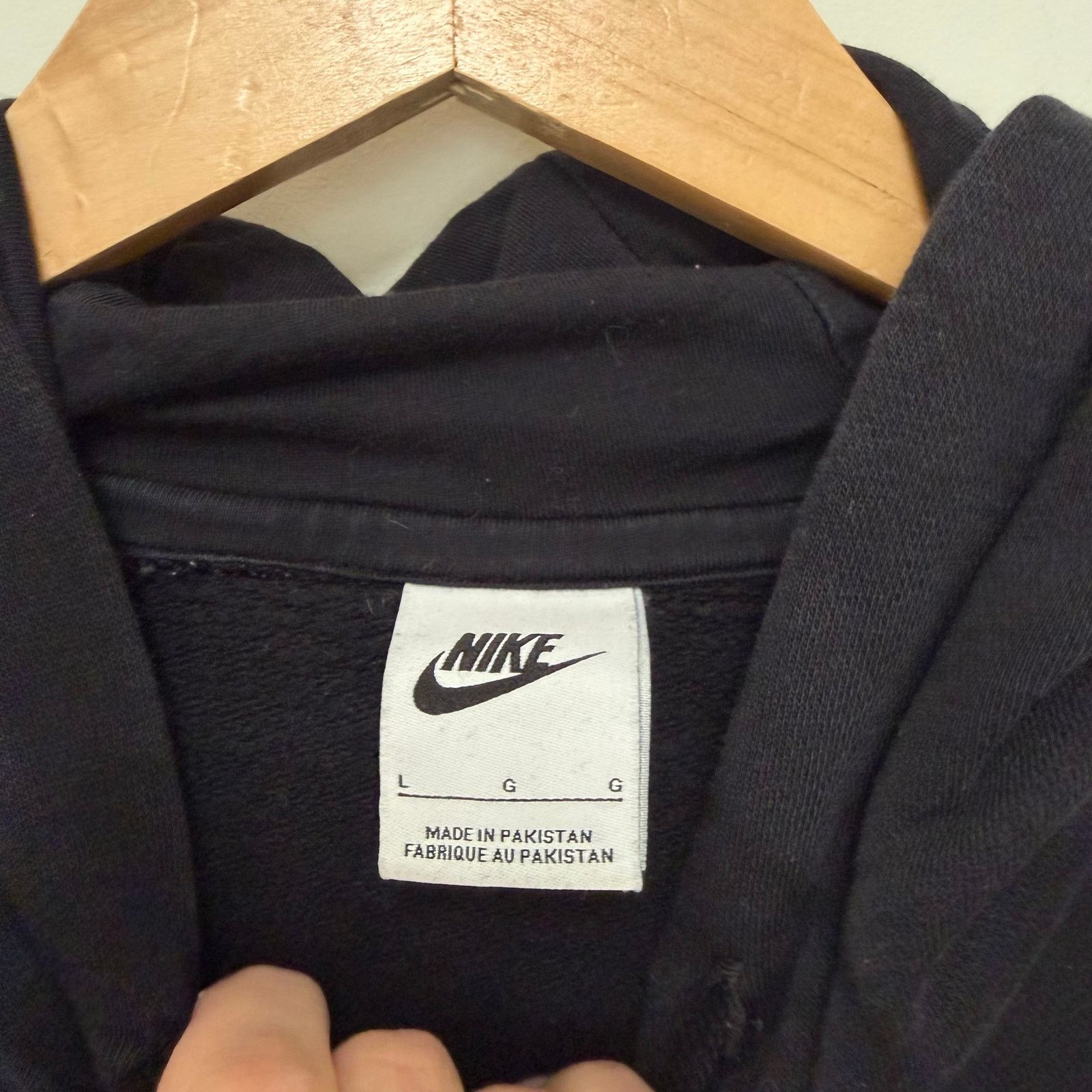 Nike Nike Black White Spell Out Hoodie Sz L Size US L / EU 52-54 / 3 - 2 Thumbnail