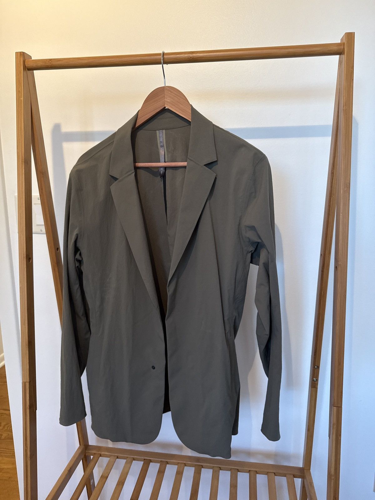 Veilance blazer lt sage green
