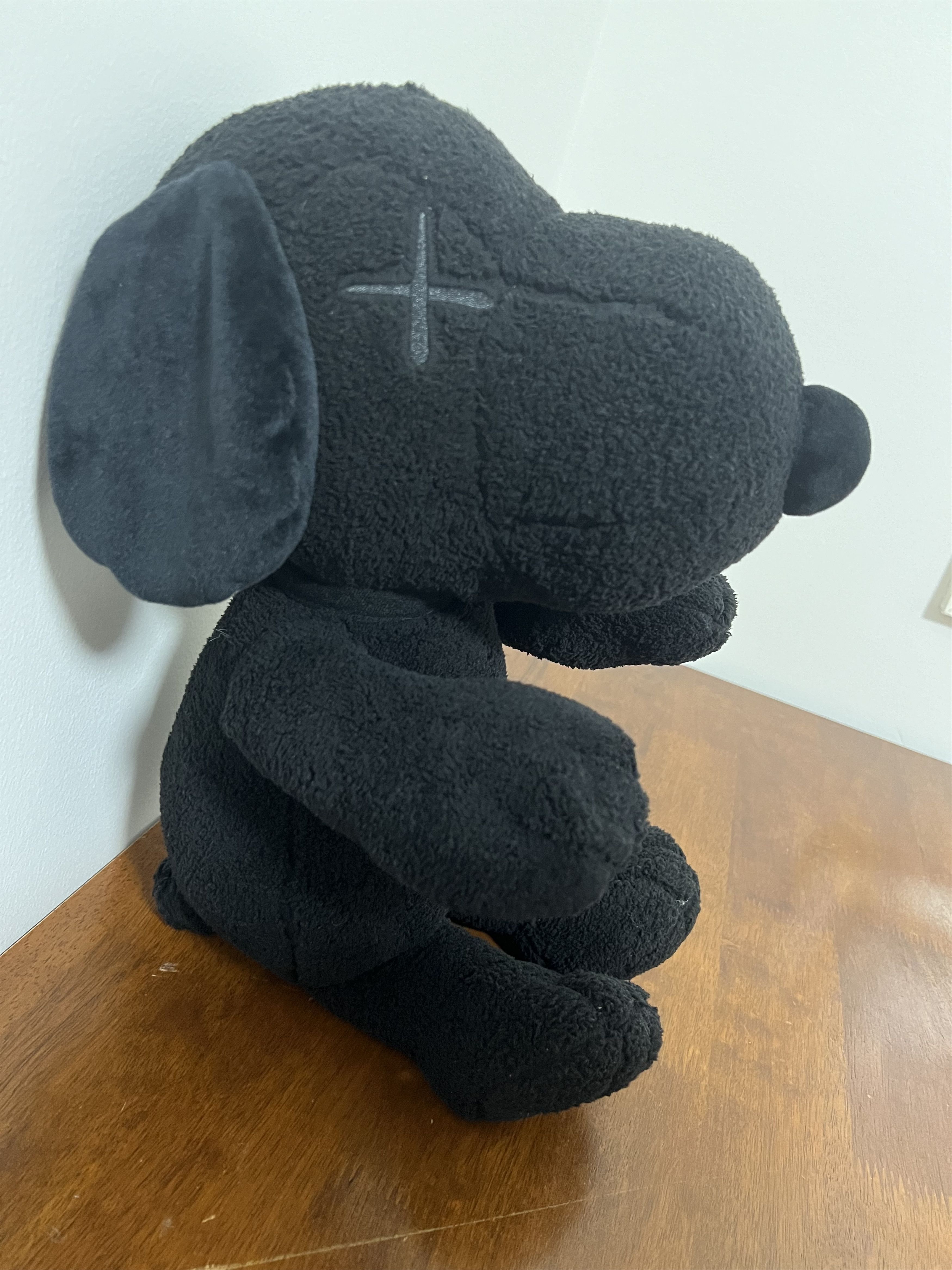 Kaws × Peanuts × Uniqlo 💚 Kaws x Uniqlo x Peanuts Large Black Plushie NEW Size ONE SIZE - 2 Thumbnail