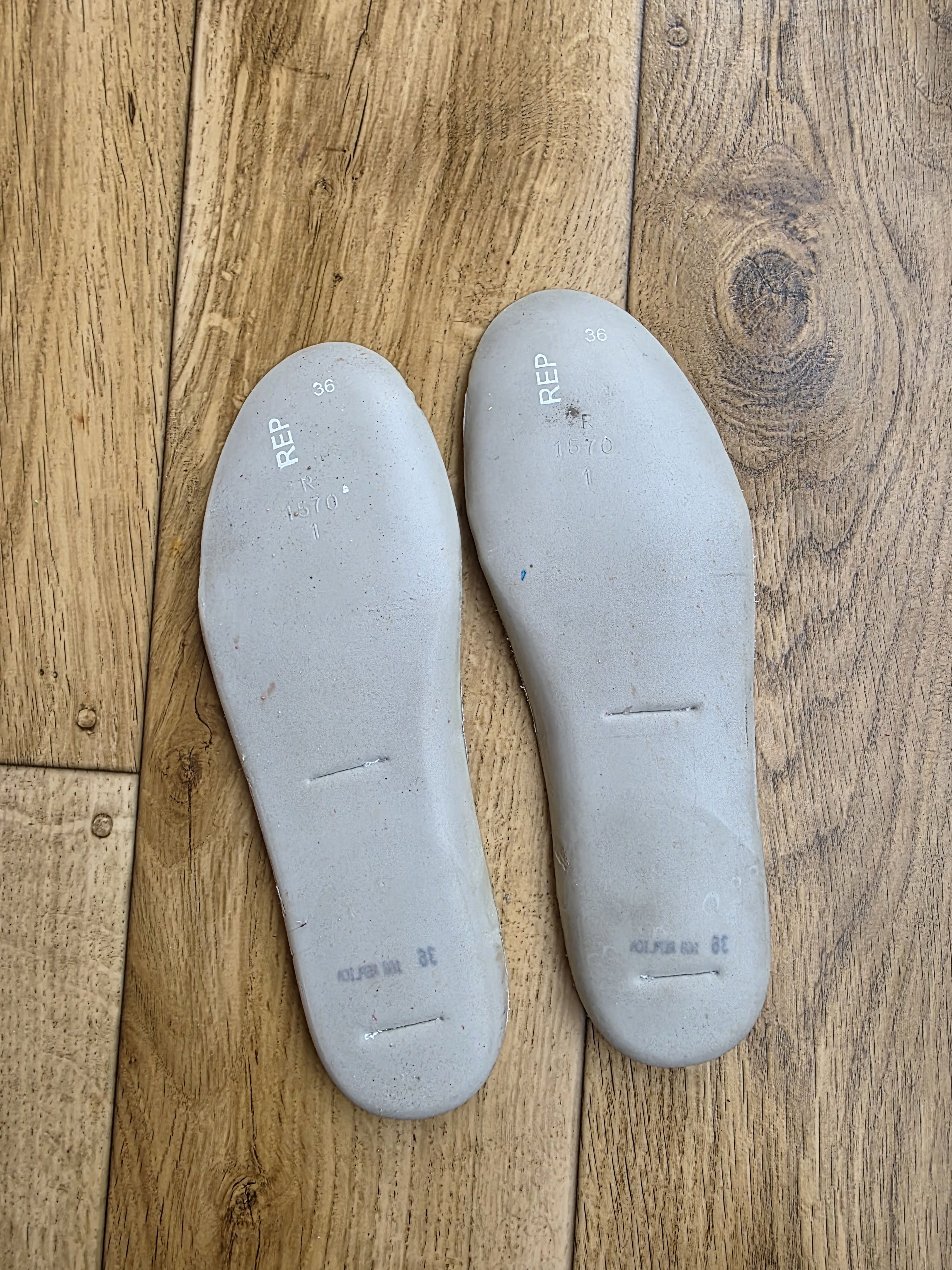 Maison Margiela Maison Margiela Gat Replica Size US 6 / IT 36 - 14 Thumbnail