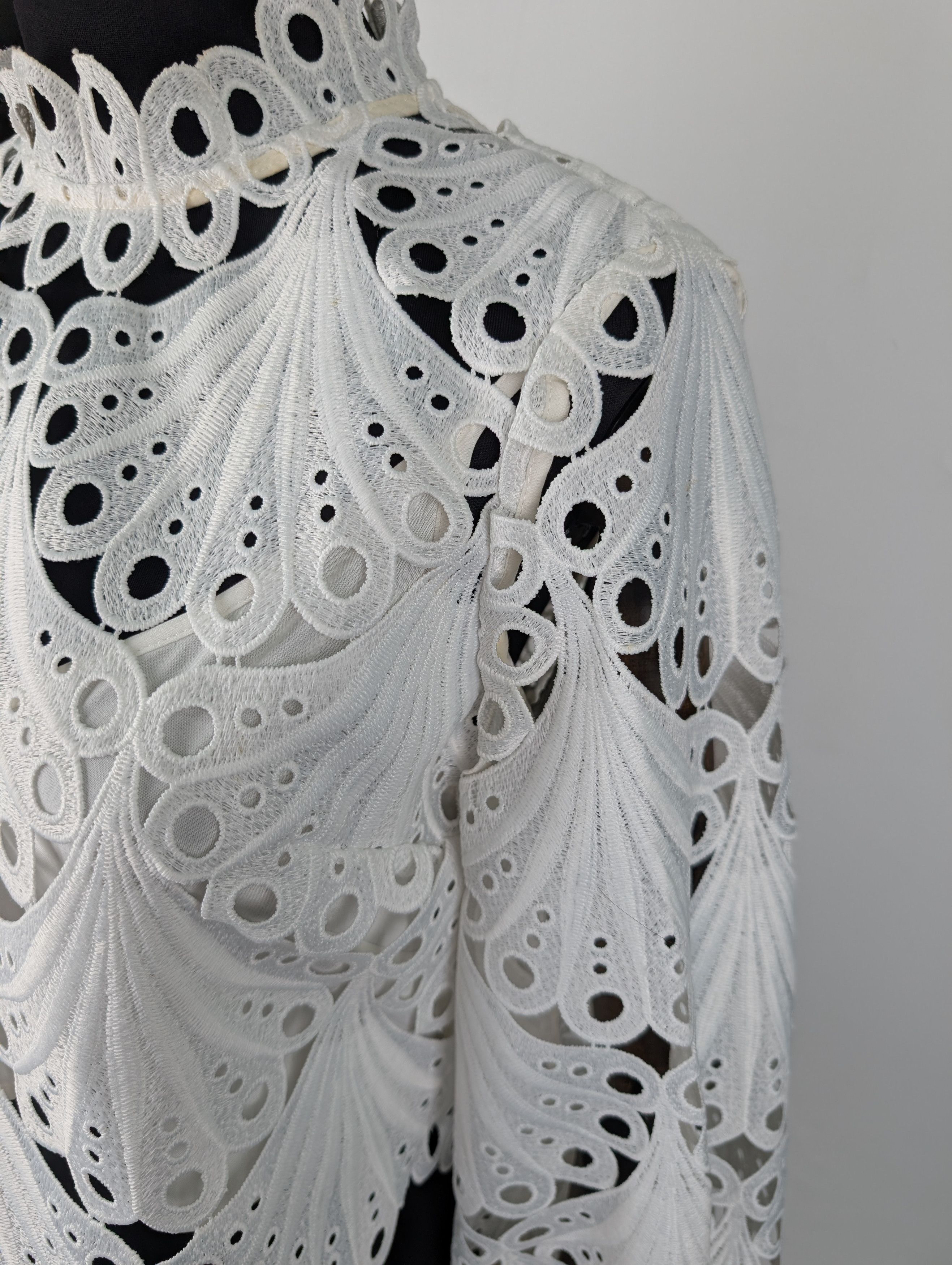 Maje Maje White Lulie Guipure Lace Crop Top With Underlay Size XS / US 0-2 / IT 36-38 - 4 Thumbnail